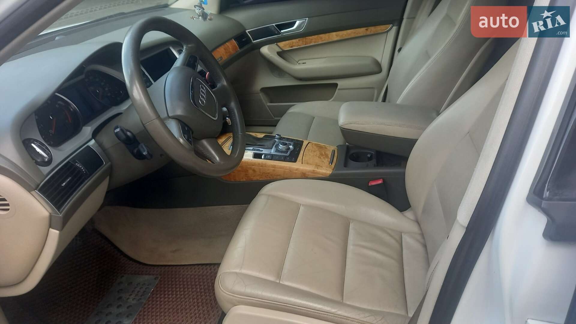Audi A6 2010 VIN WAUFGAFB1BN024296 фото оголошення 24 з 29