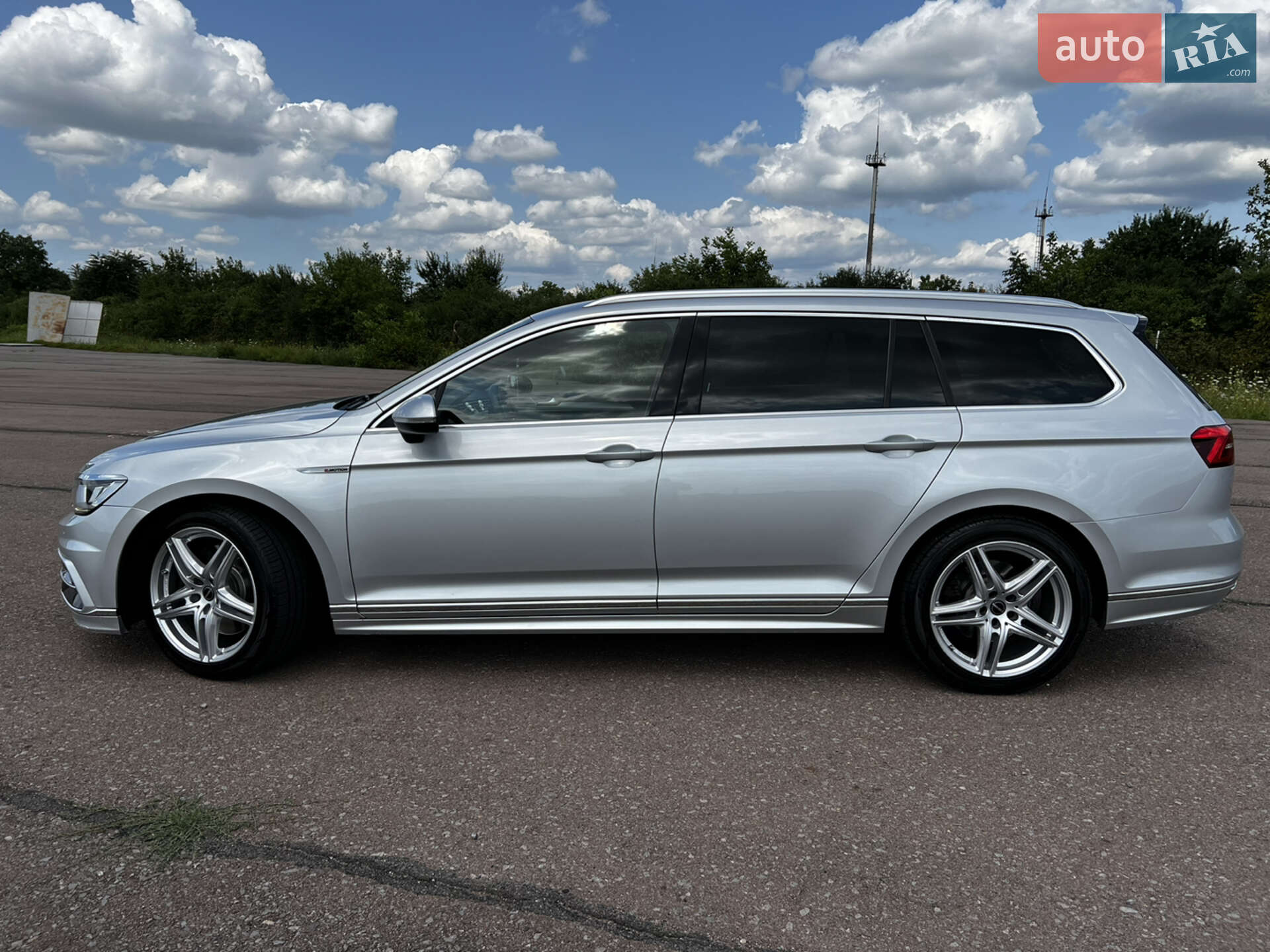 Volkswagen Passat 2017 VIN WVWZZZ3CZJE003115 фото оголошення 5 з 17