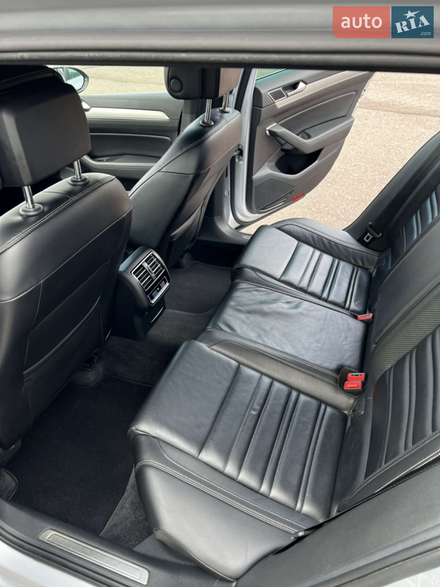 Volkswagen Passat 2017 VIN WVWZZZ3CZJE003115 фото оголошення 11 з 17