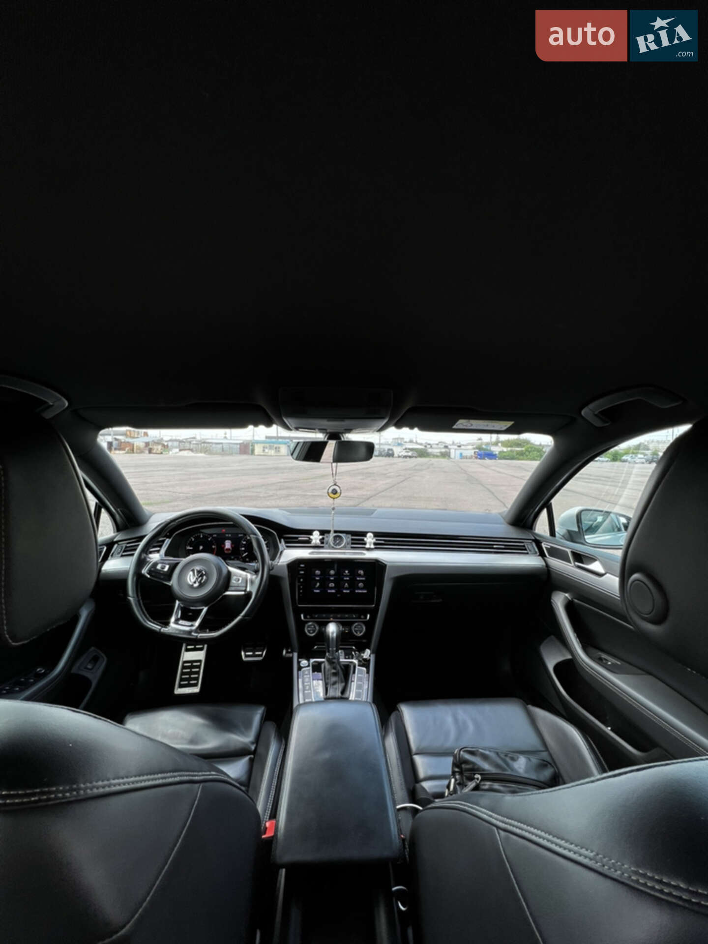 Volkswagen Passat 2017 VIN WVWZZZ3CZJE003115 фото оголошення 12 з 17