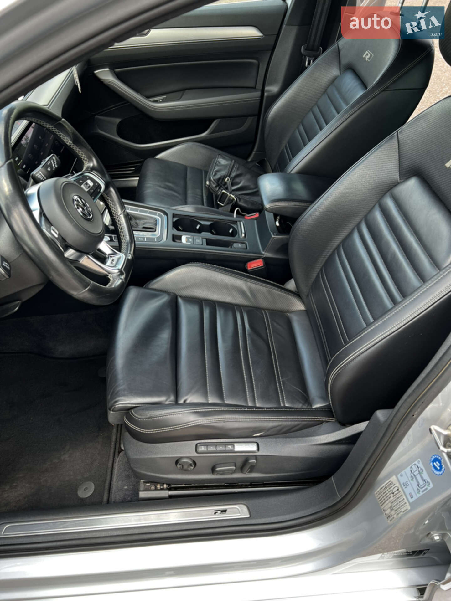 Volkswagen Passat 2017 VIN WVWZZZ3CZJE003115 фото оголошення 14 з 17