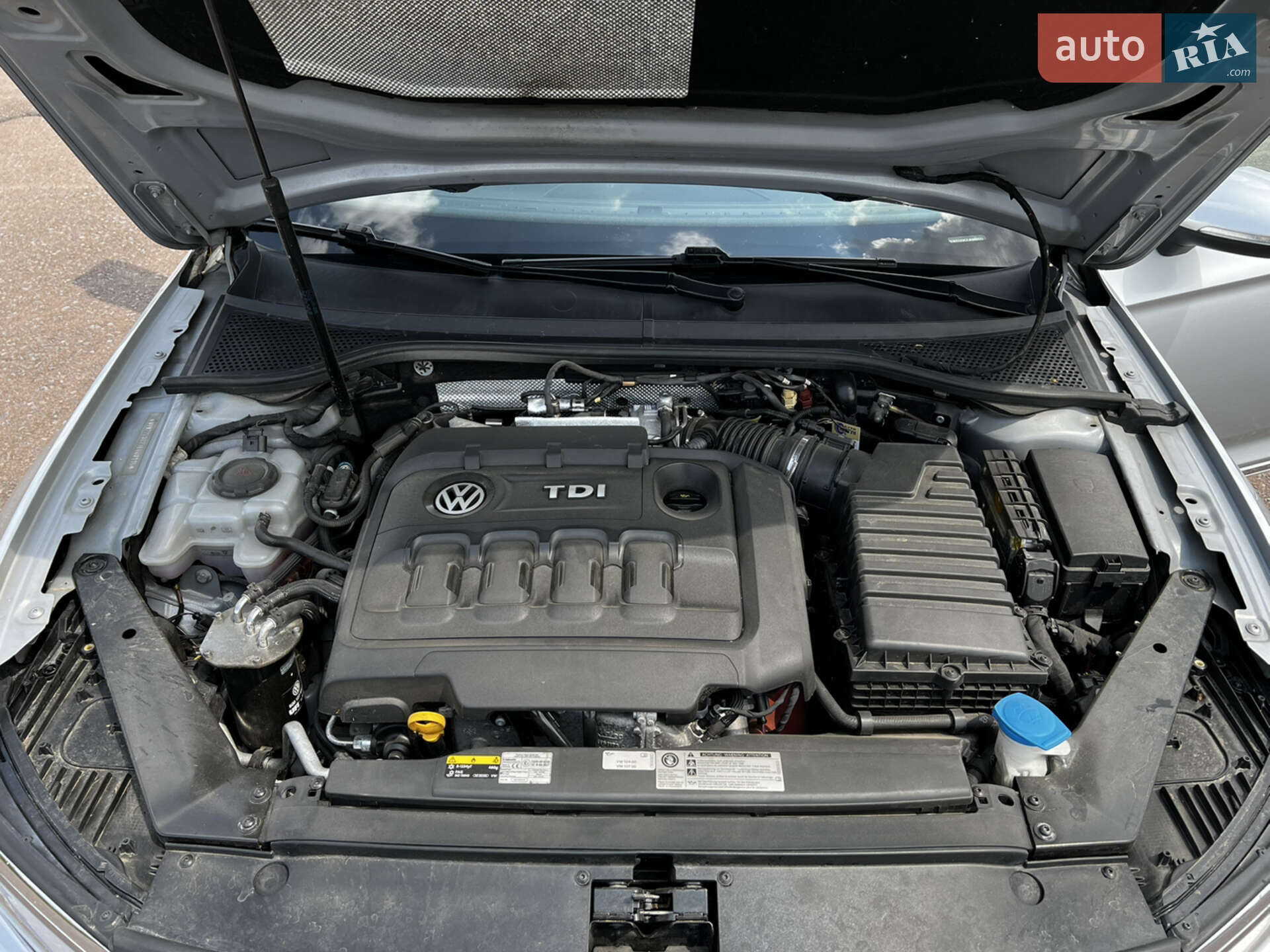 Volkswagen Passat 2017 VIN WVWZZZ3CZJE003115 фото оголошення 16 з 17