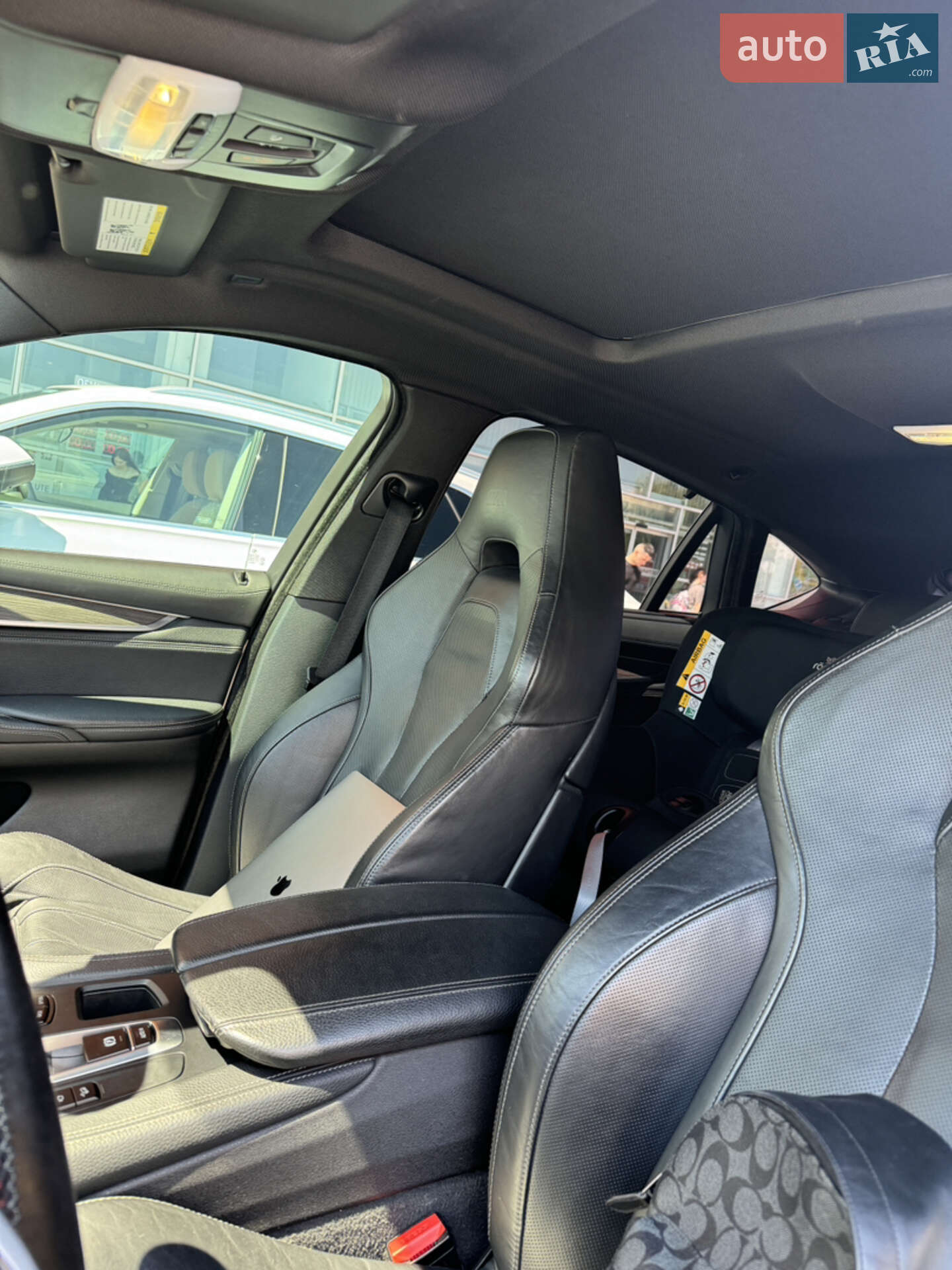 BMW X6 2017 VIN 5UXKU6C38H0W38674 фото оголошення 41 з 63