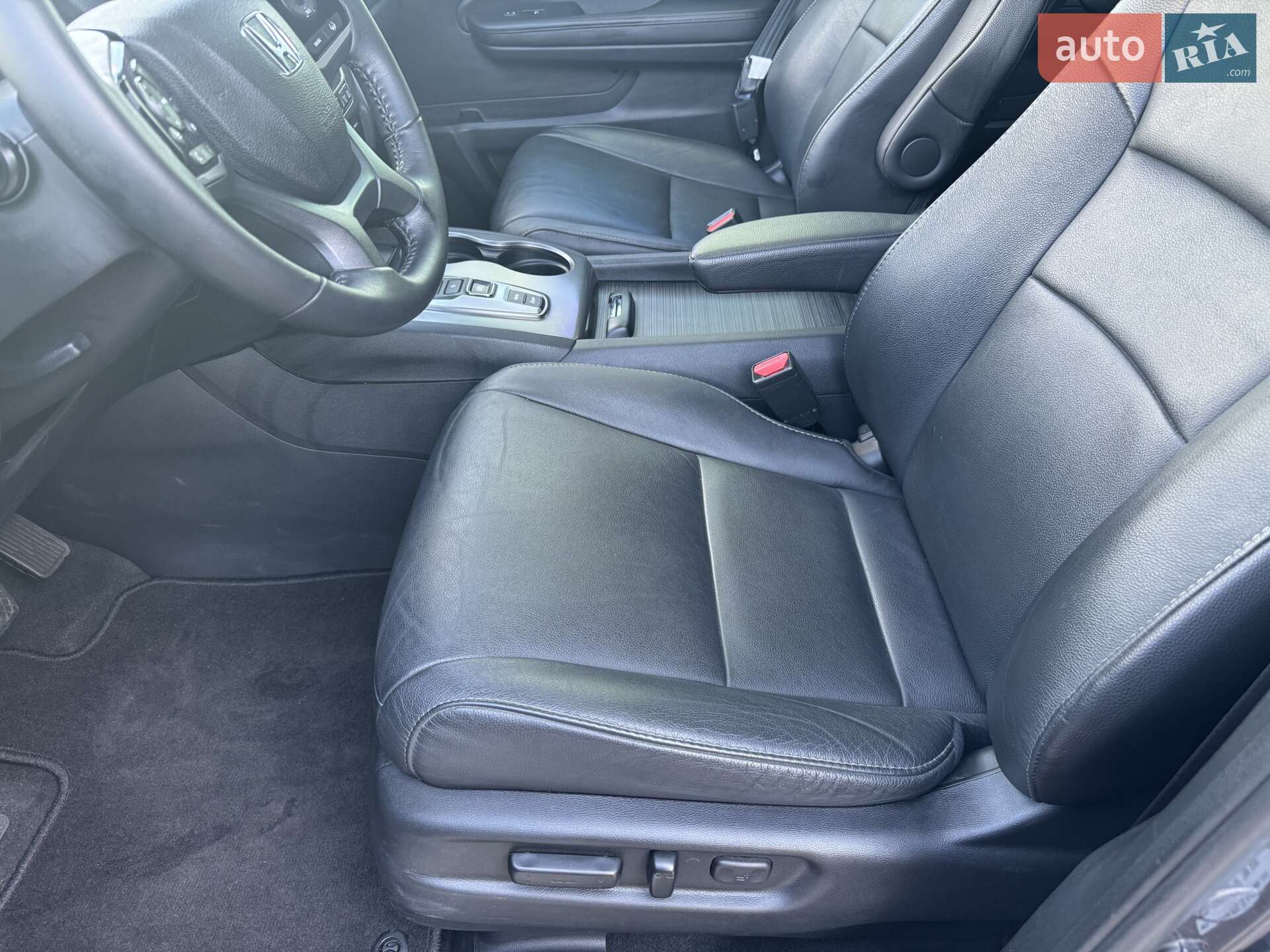 Honda Pilot 2021 VIN 5FNYF5H50MB026734 фото оголошення 13 з 27