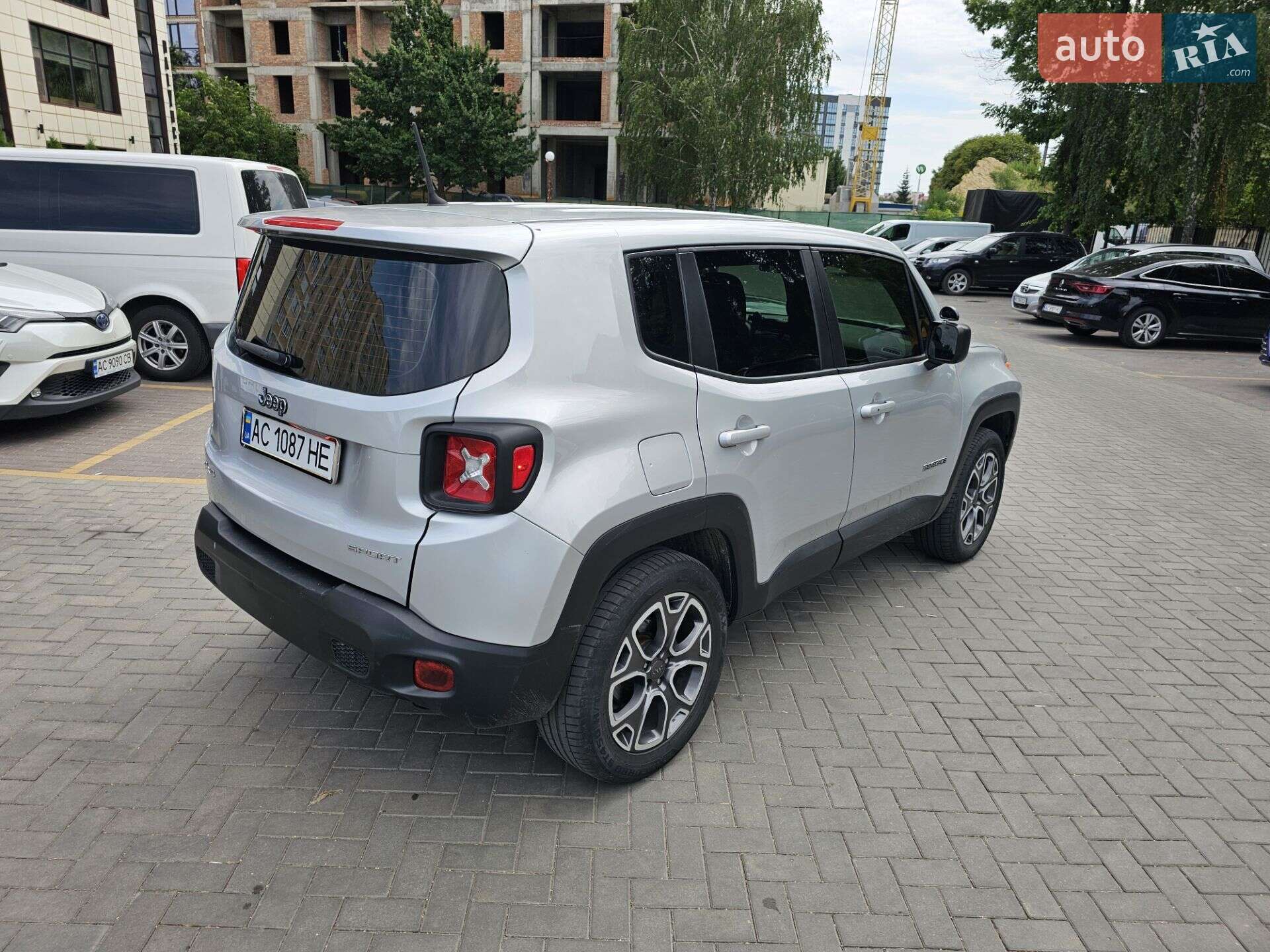 Jeep Renegade 2016 VIN ZACCJBAT0GPE16651 фото оголошення 3 з 5