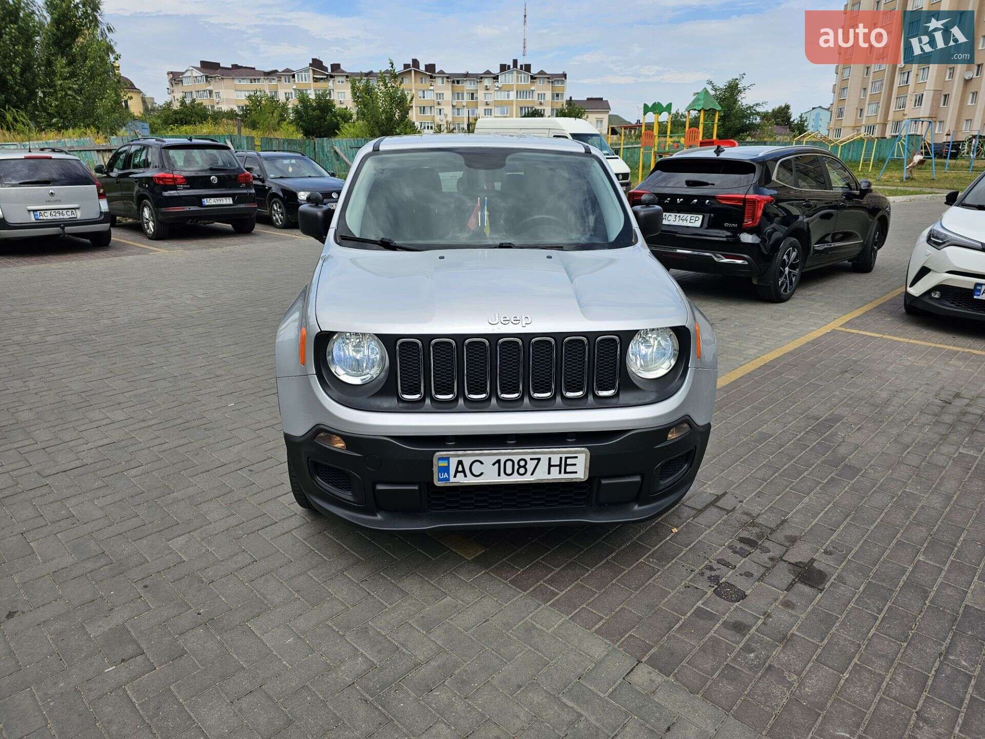 Jeep Renegade 2016 VIN ZACCJBAT0GPE16651 фото оголошення 2 з 5
