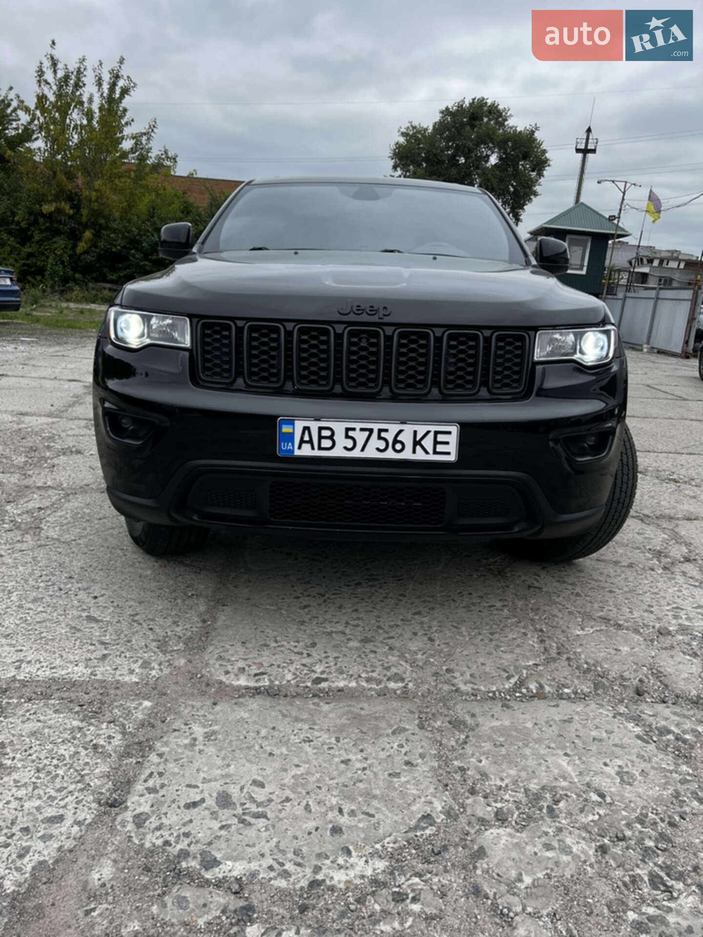 Jeep Grand Cherokee 2018 VIN 1C4RJEAG2JC311796 фото оголошення 4 з 30