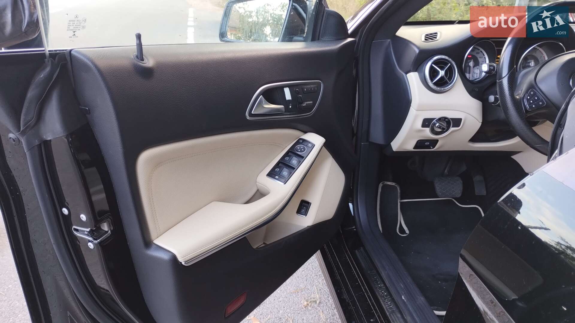 Mercedes-Benz CLA Class 2015 VIN WDDSJ4EB2GN338977 фото оголошення 12 з 20