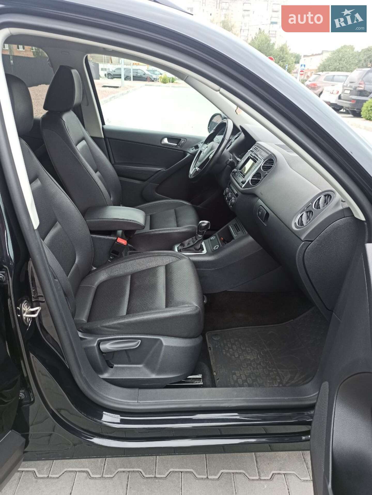Volkswagen Tiguan 2016 VIN WVGBV7AX1GW575841 фото оголошення 12 з 15