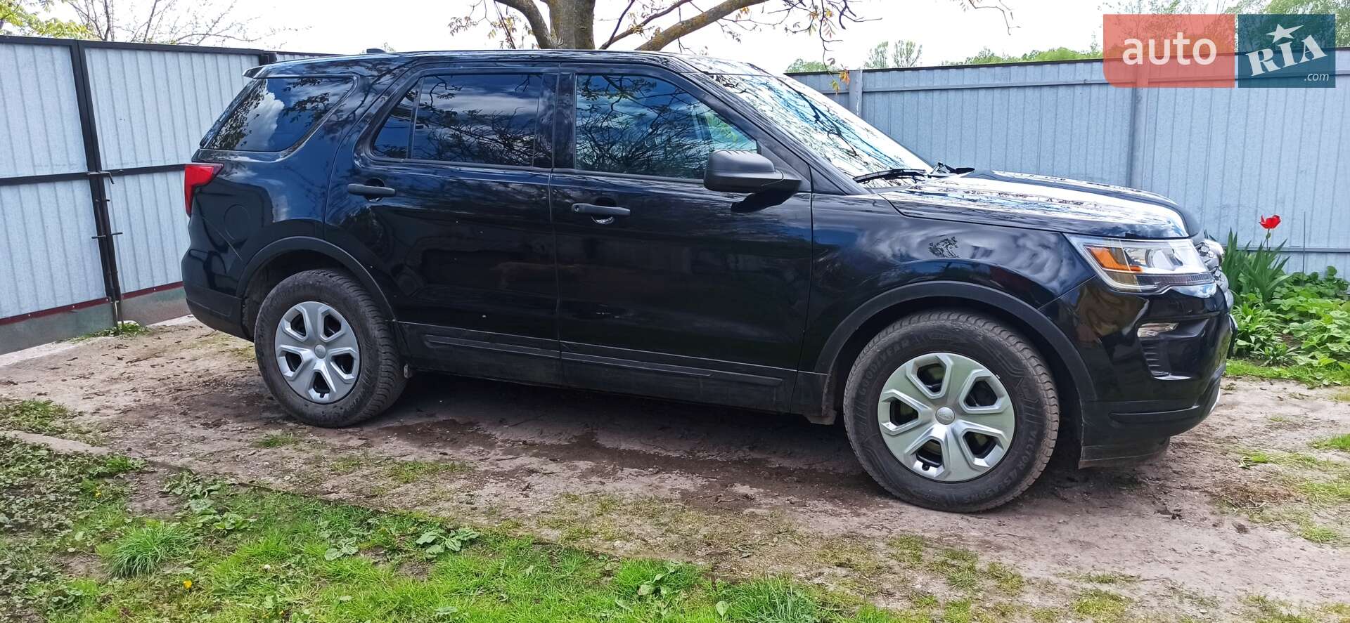 Ford Explorer 2018 VIN 1FM5K8AR3KGA52935 фото оголошення 5 з 9