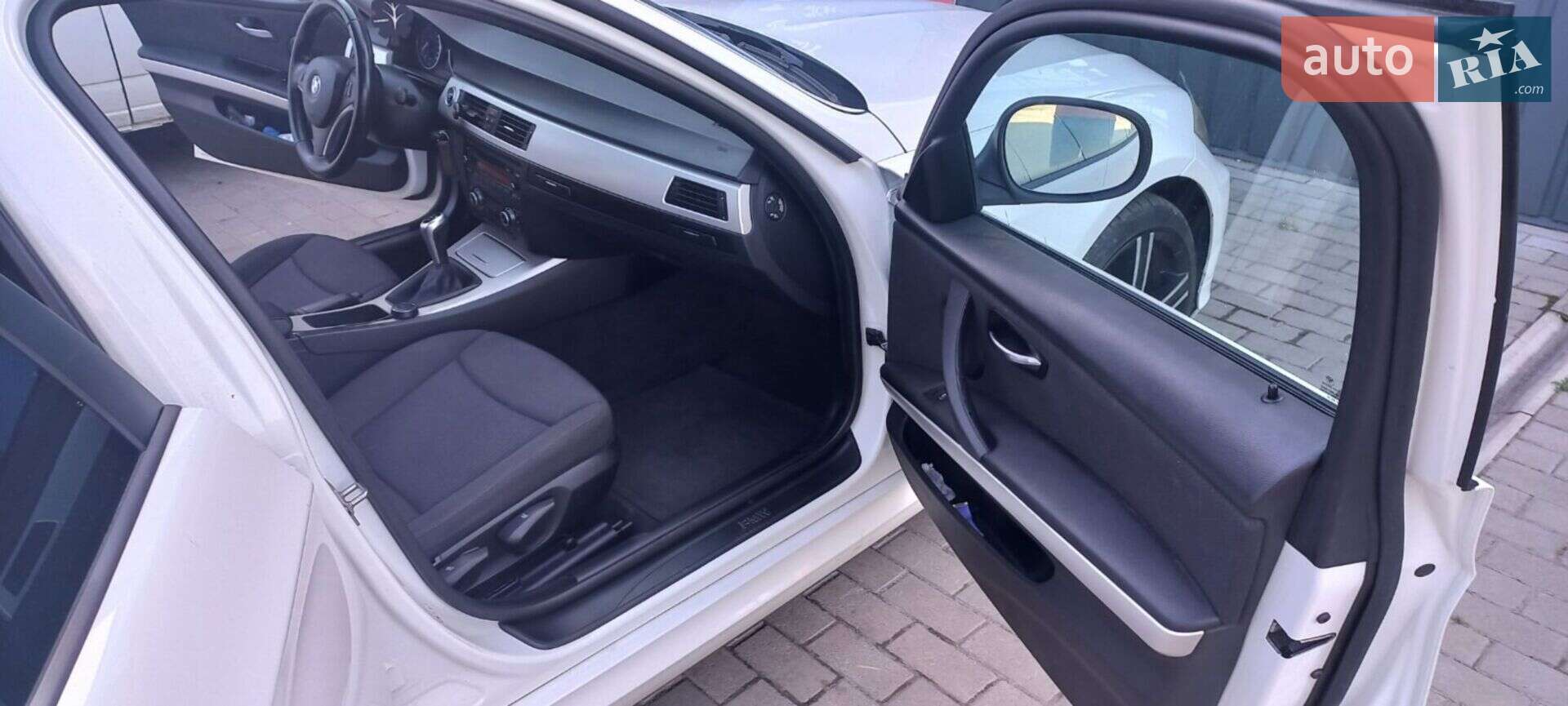 BMW 3 Series 2009 VIN WBAUS31090A532429 фото оголошення 38 з 41