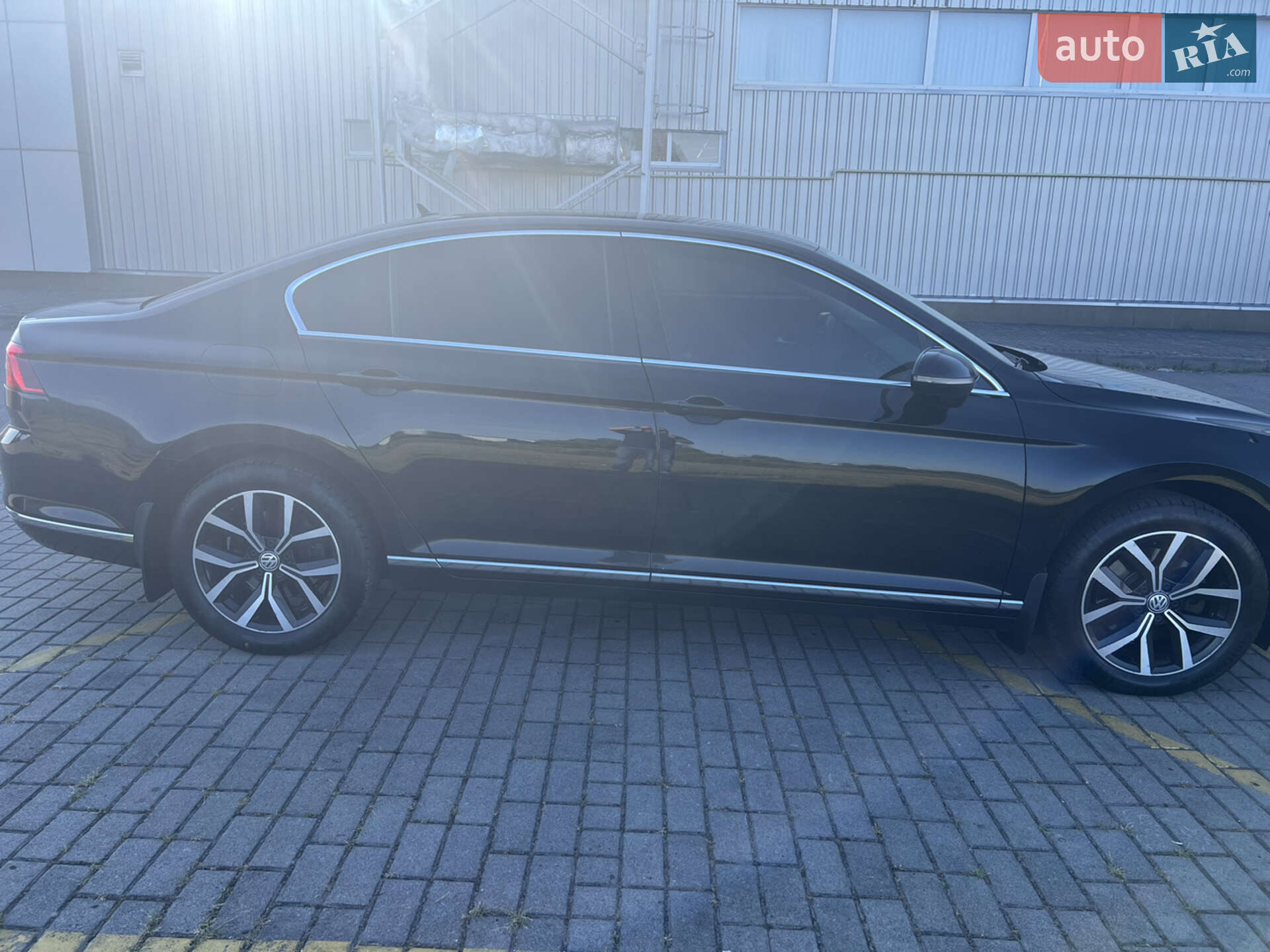 Volkswagen Passat 2018 VIN WVWZZZ3CZJE121423 фото оголошення 11 з 13