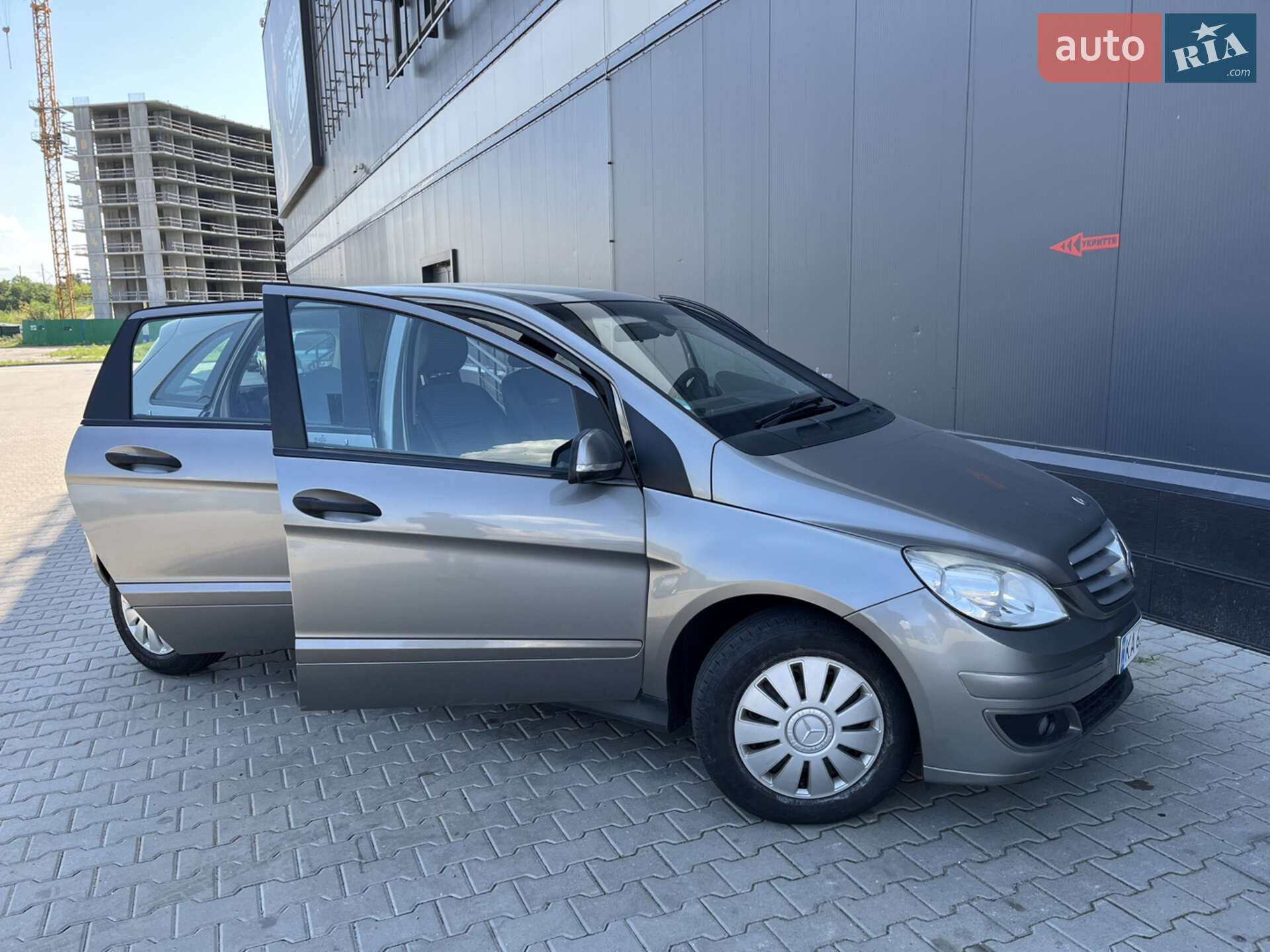 Mercedes-Benz B-Class 2005 VIN WDD2452311J054153 фото оголошення 18 з 44