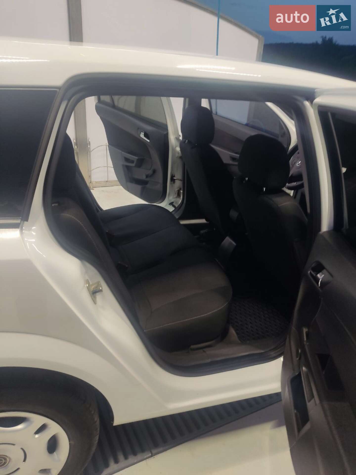 Opel Astra 2011 VIN W0L0AHL35C2018798 фото оголошення 2 з 23