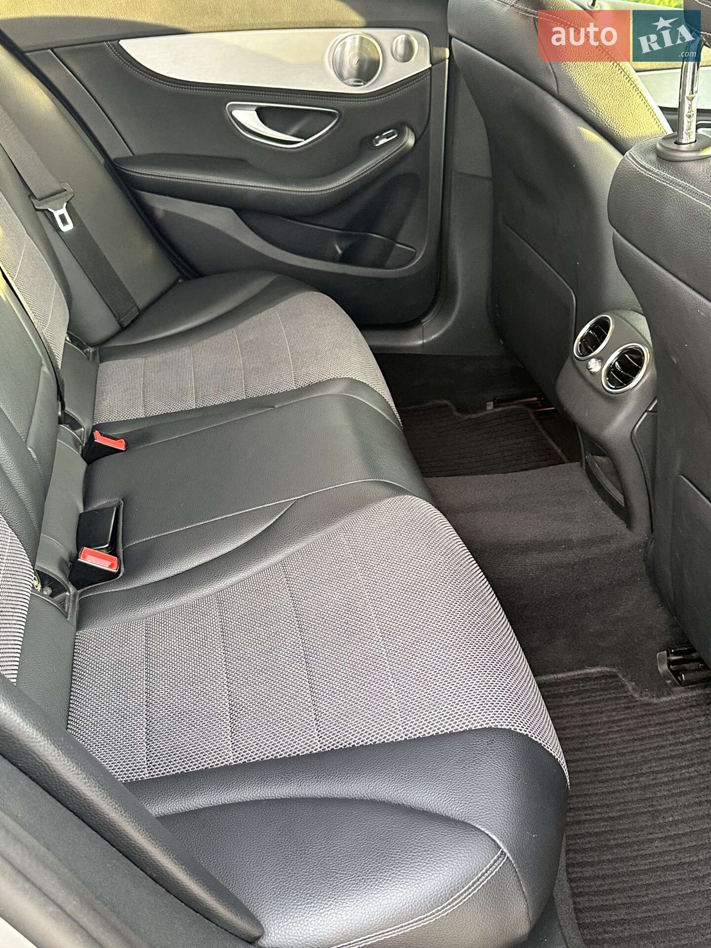 Mercedes-Benz C-Class 2014 VIN WDD2050041F017752 фото оголошення 20 з 29