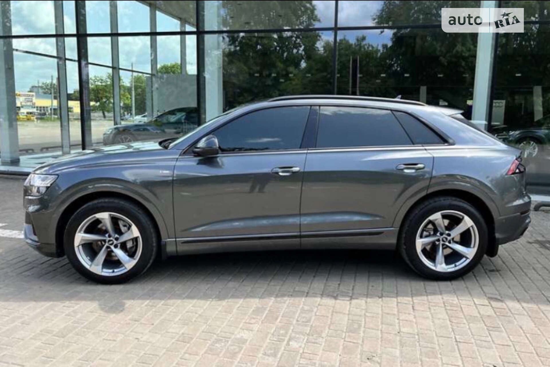Audi Q8 2018 VIN WAUZZZF18KD005604 фото оголошення 4 з 24