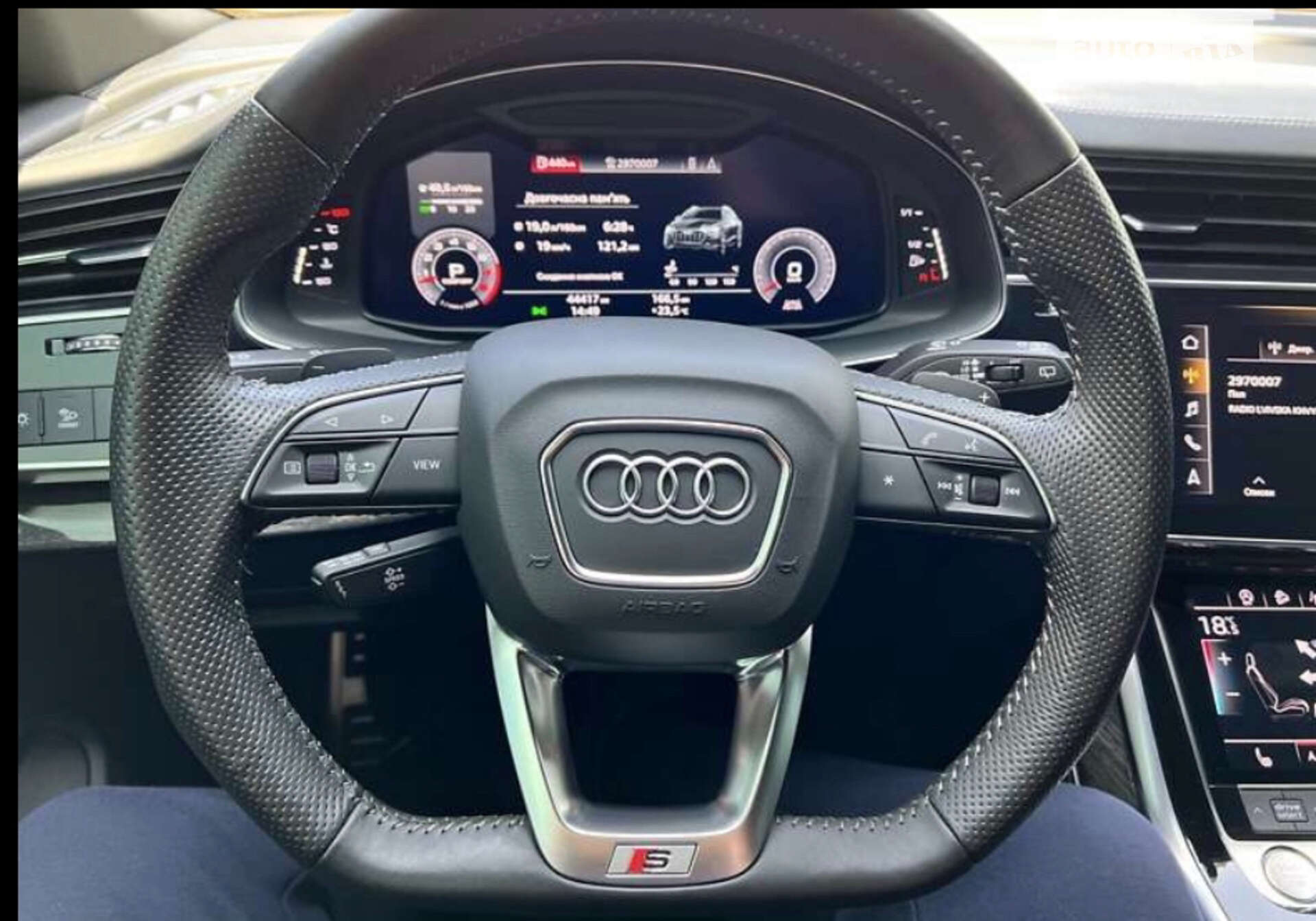 Audi Q8 2018 VIN WAUZZZF18KD005604 фото оголошення 9 з 24
