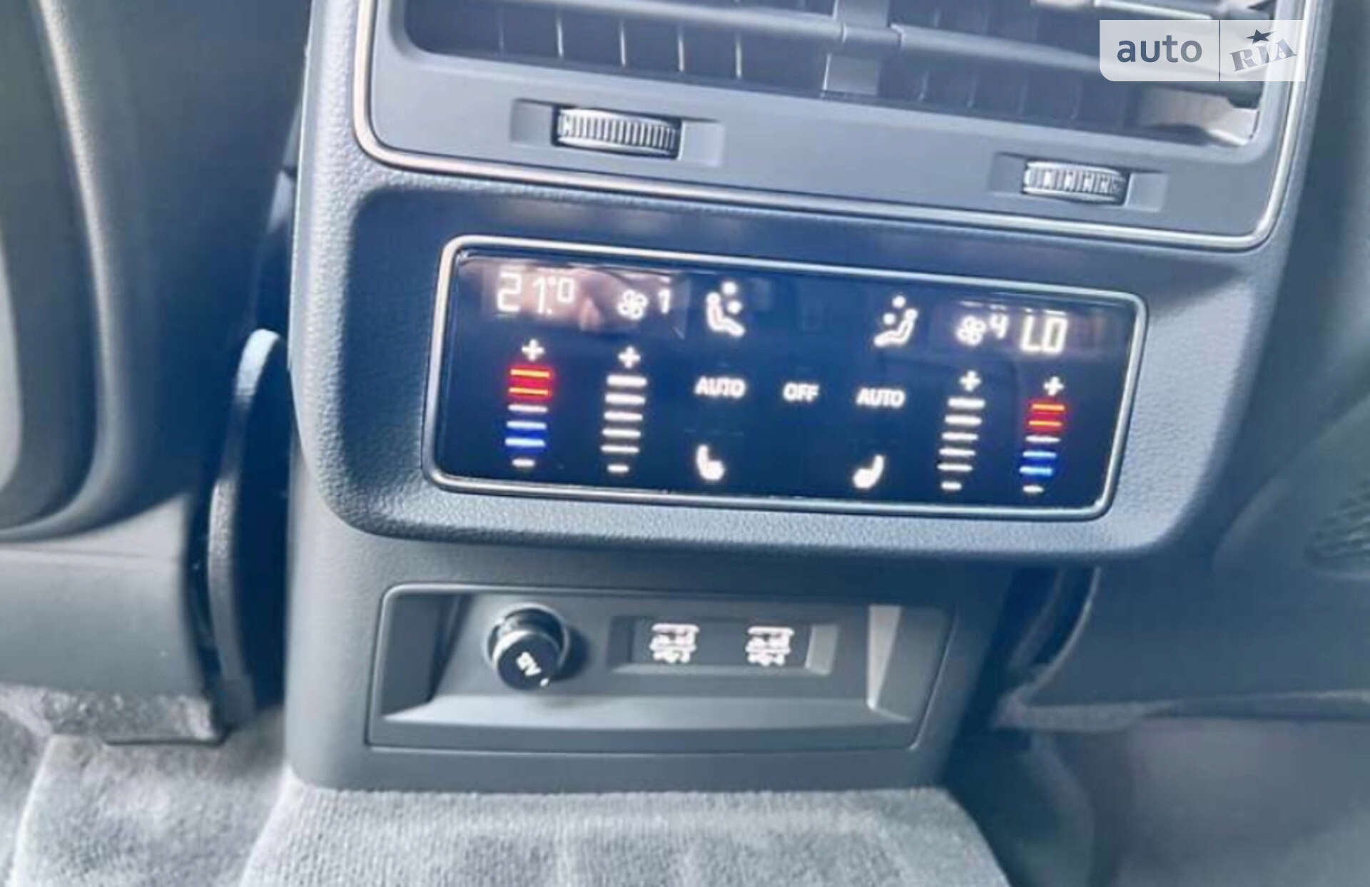 Audi Q8 2018 VIN WAUZZZF18KD005604 фото оголошення 13 з 24