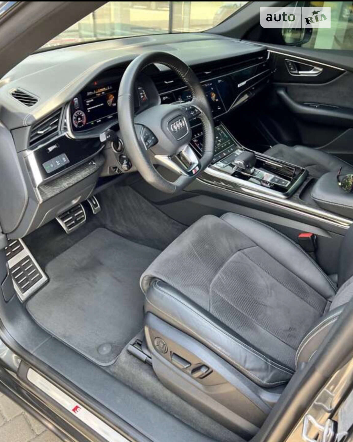 Audi Q8 2018 VIN WAUZZZF18KD005604 фото оголошення 18 з 24