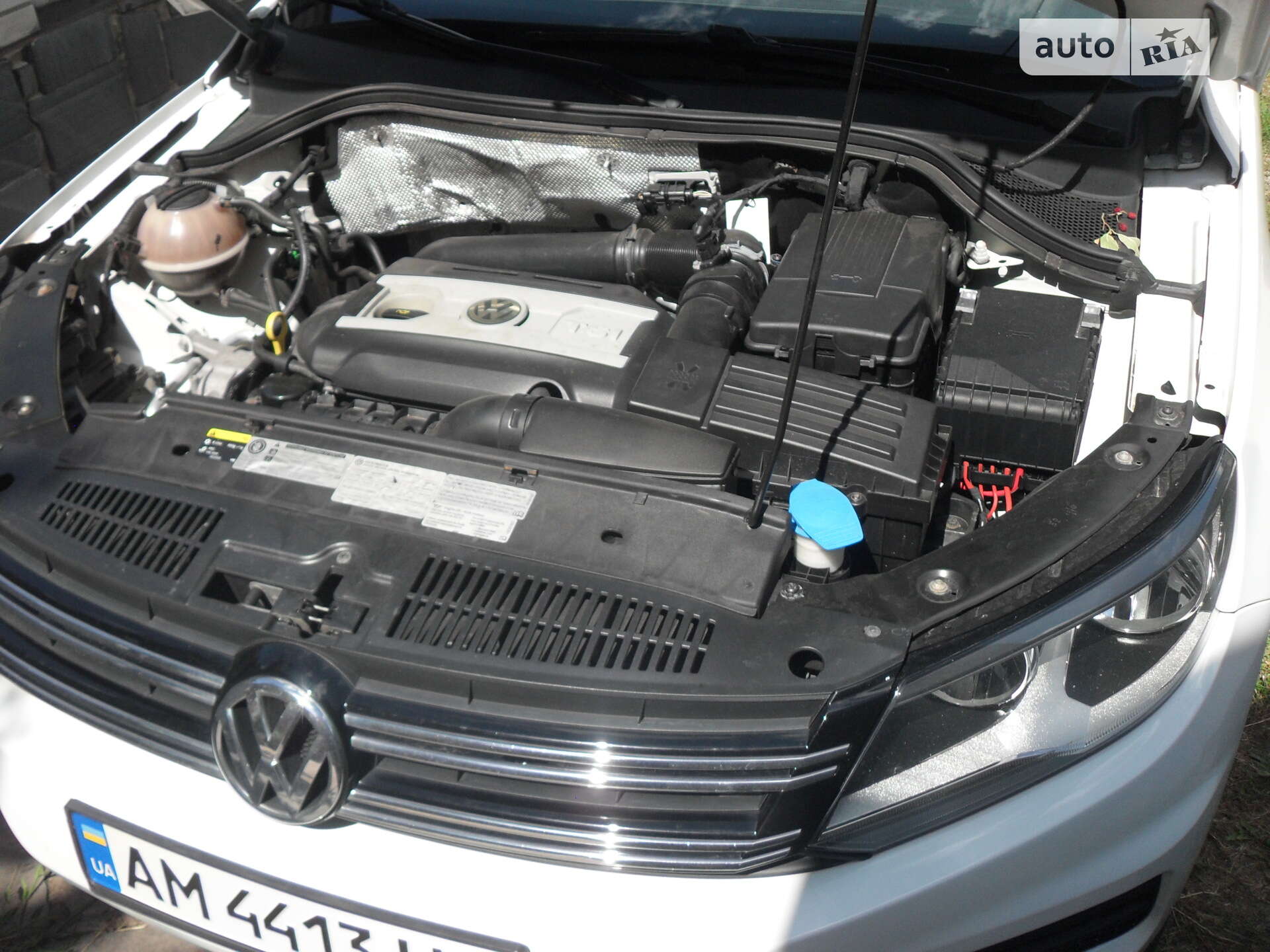 Volkswagen Tiguan 2015 VIN WVGBV7AX2FW582151 фото оголошення 8 з 11
