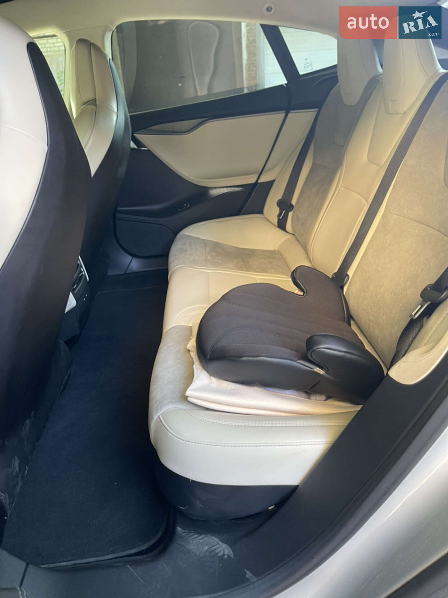 Tesla Model S 2018 VIN 5YJSA7E22JF285196 фото оголошення 3 з 14