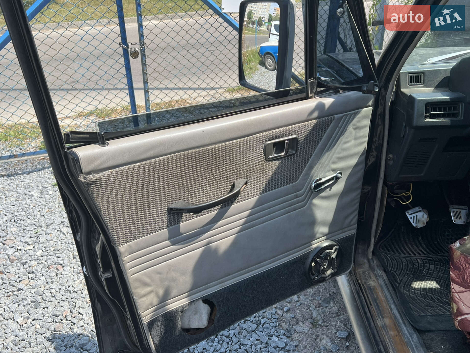 Mitsubishi Pajero 1988 VIN JMBL042GVDY400990 фото оголошення 11 з 13