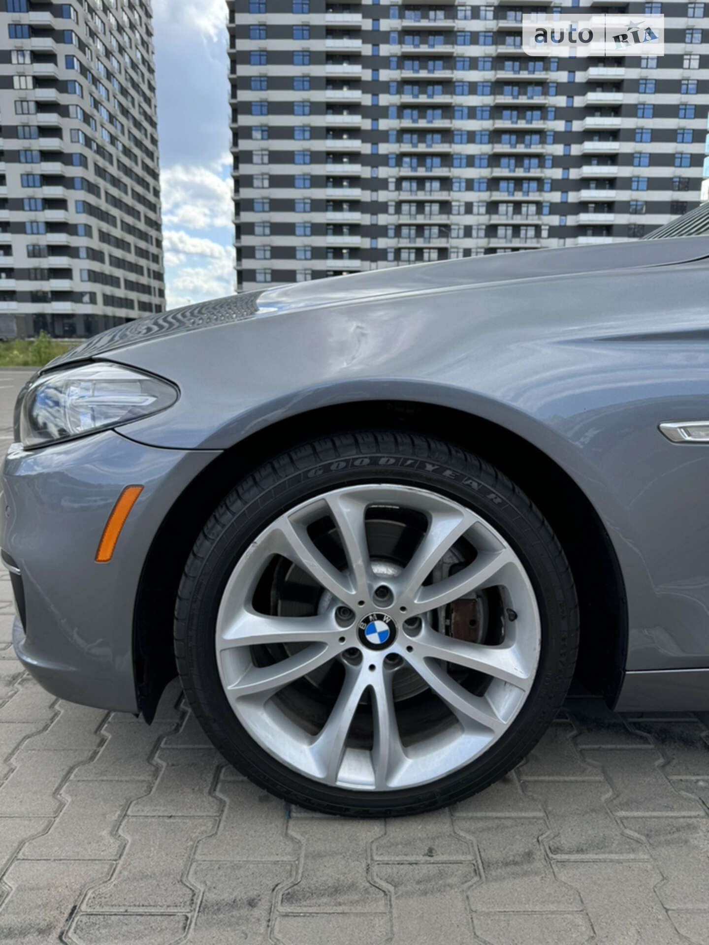 BMW 5 Series 2016 VIN WBA5B1C53GG553138 фото оголошення 4 з 39
