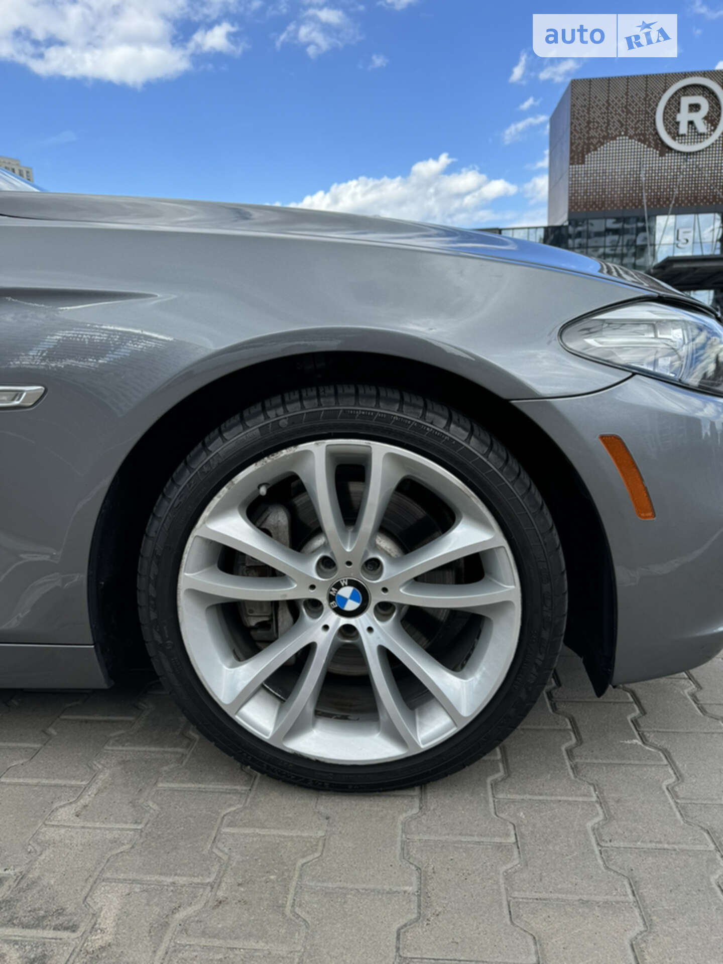 BMW 5 Series 2016 VIN WBA5B1C53GG553138 фото оголошення 12 з 39