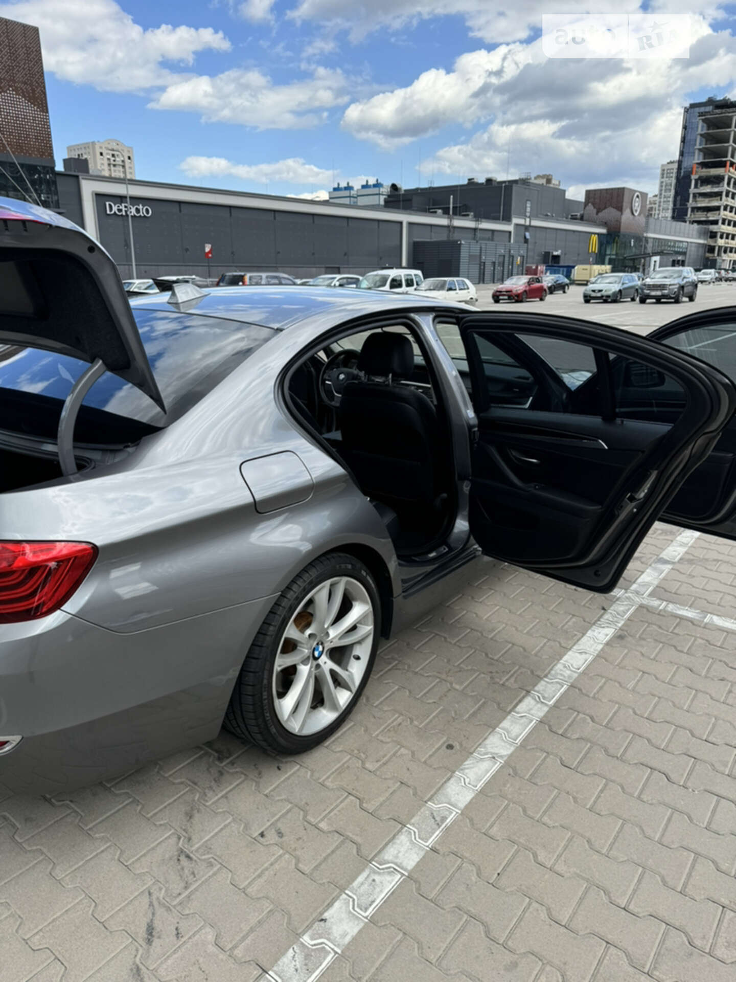 BMW 5 Series 2016 VIN WBA5B1C53GG553138 фото оголошення 21 з 39