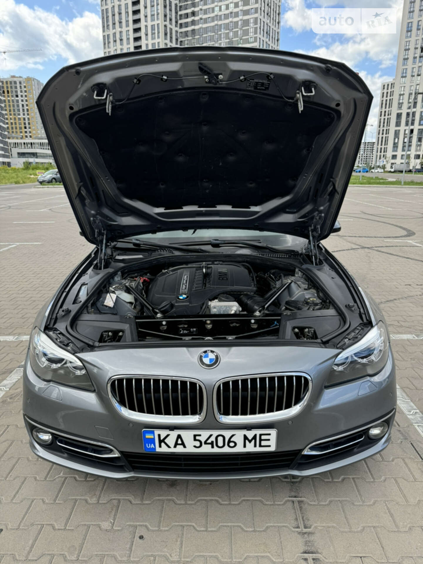BMW 5 Series 2016 VIN WBA5B1C53GG553138 фото оголошення 17 з 39