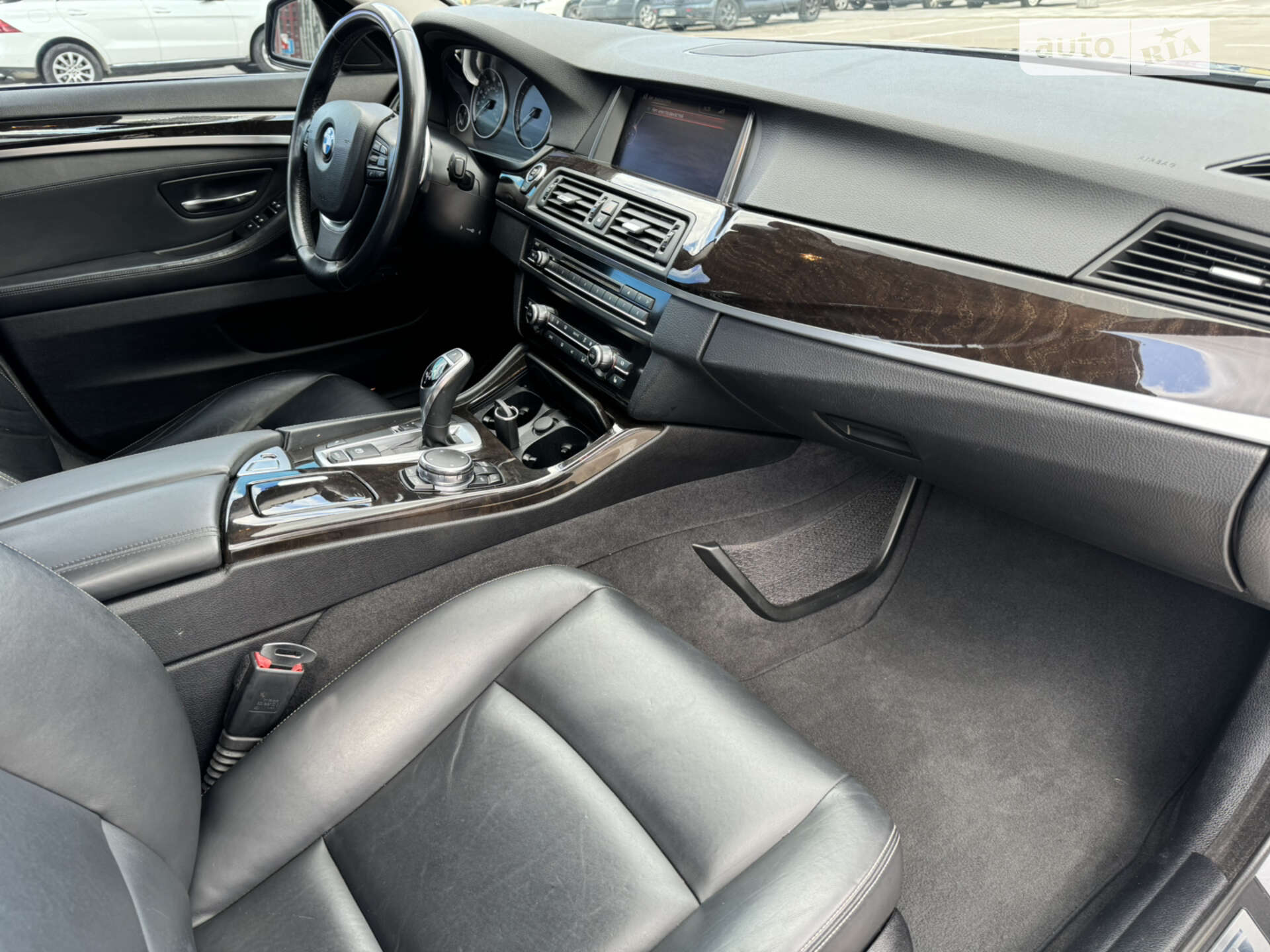 BMW 5 Series 2016 VIN WBA5B1C53GG553138 фото оголошення 31 з 39