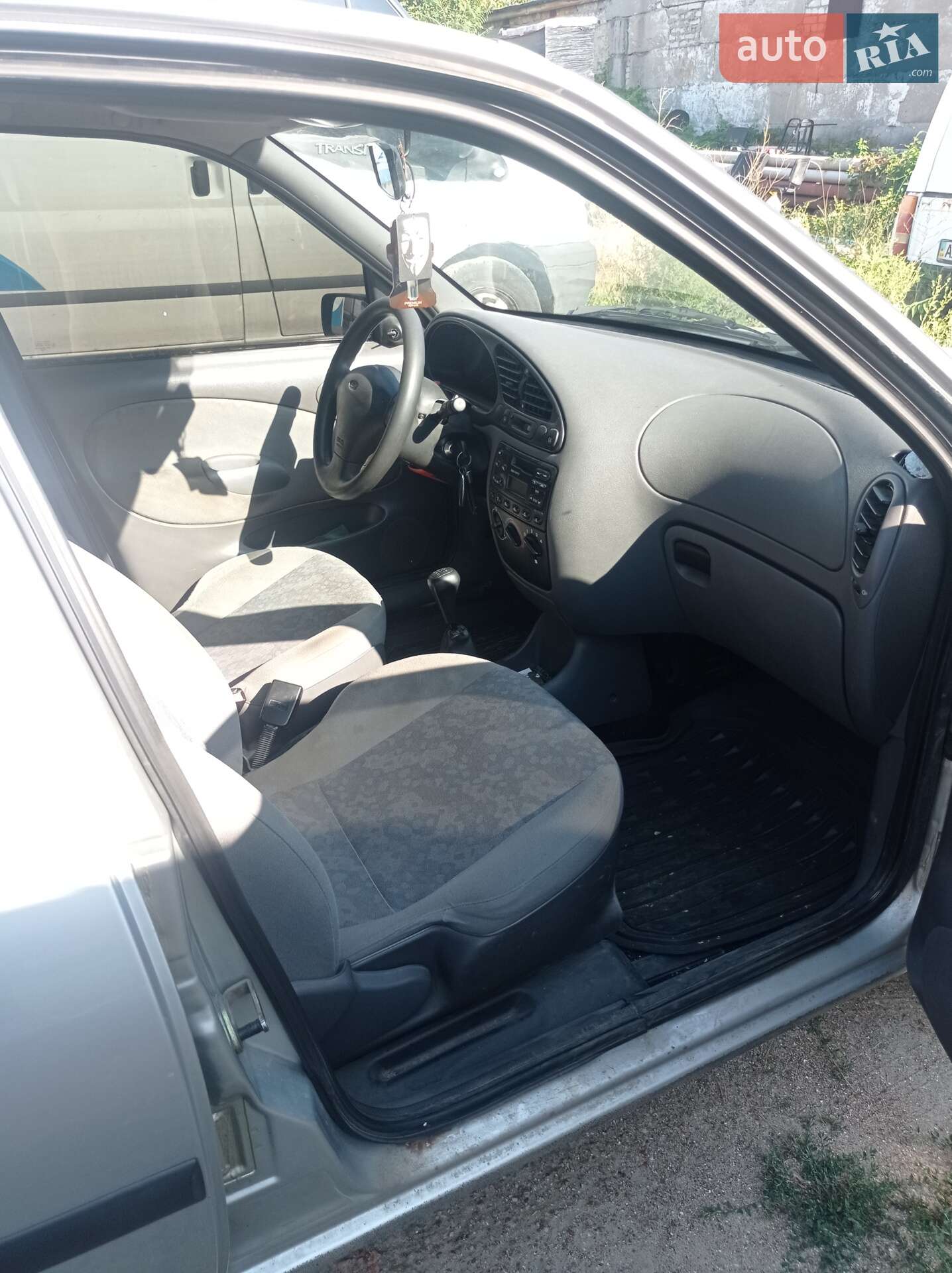 Ford Fiesta 1999 VIN WF0AXXGGJAXD85005 фото оголошення 2 з 5