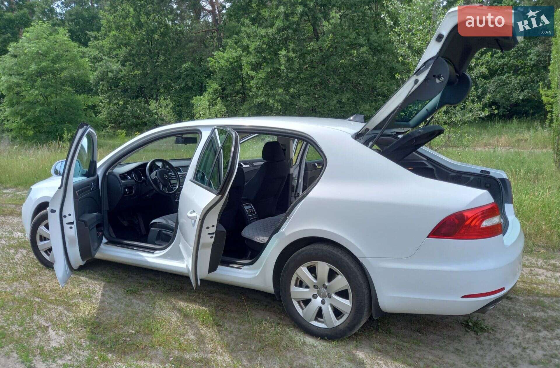 Skoda Superb 2015 VIN TMBAE73T0F9037445 фото оголошення 3 з 29