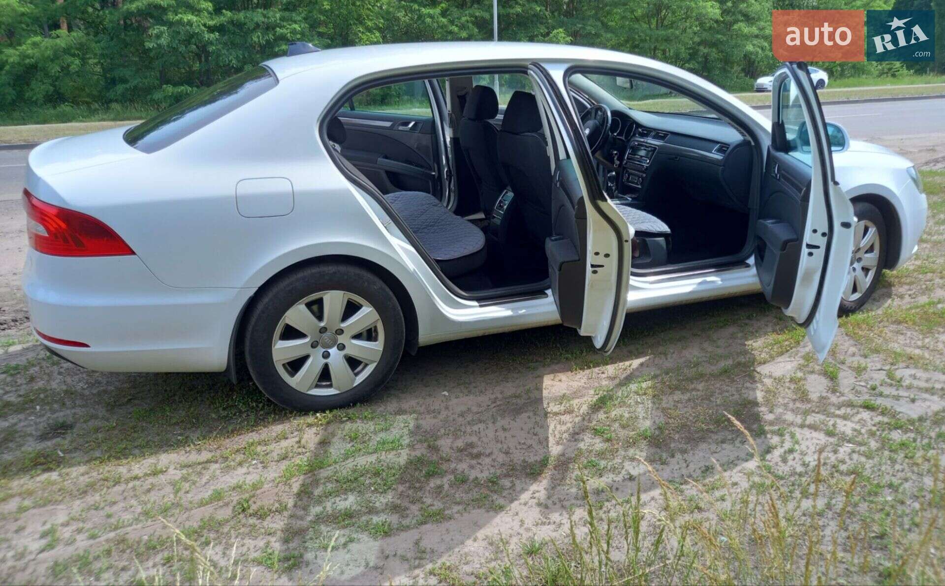 Skoda Superb 2015 VIN TMBAE73T0F9037445 фото оголошення 6 з 29
