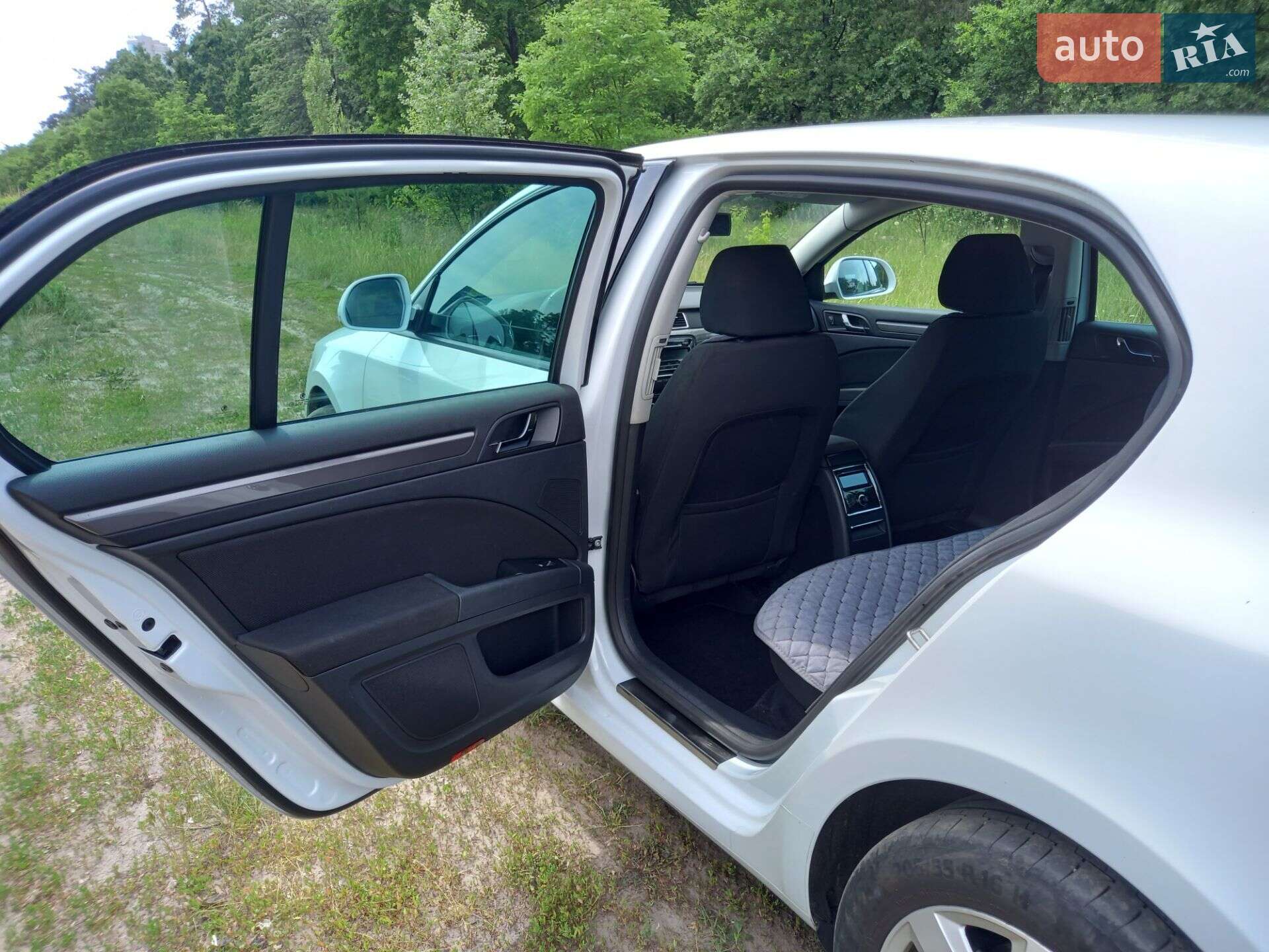 Skoda Superb 2015 VIN TMBAE73T0F9037445 фото оголошення 16 з 29