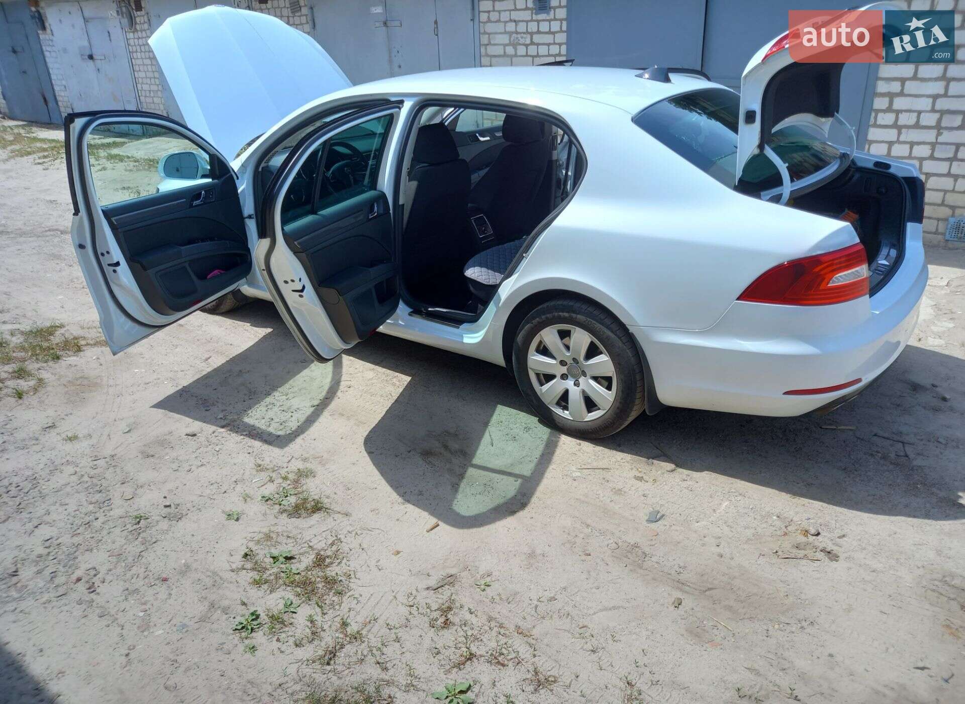 Skoda Superb 2015 VIN TMBAE73T0F9037445 фото оголошення 24 з 29
