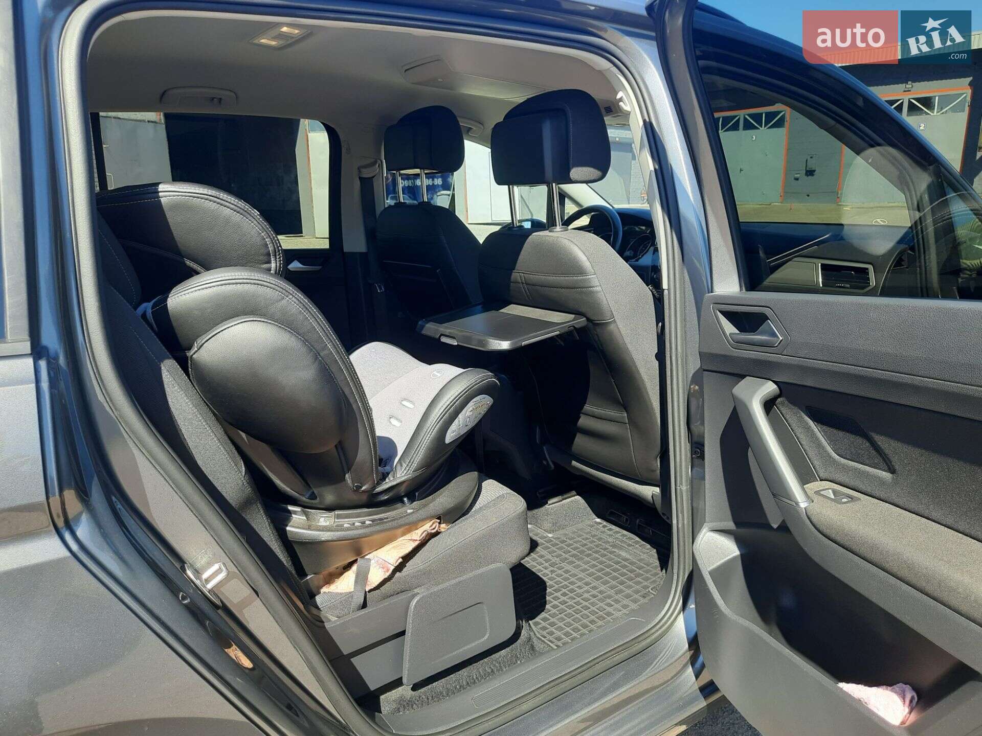 Volkswagen Touran 2017 VIN WVGZZZ1TZHW106056 фото оголошення 12 з 18