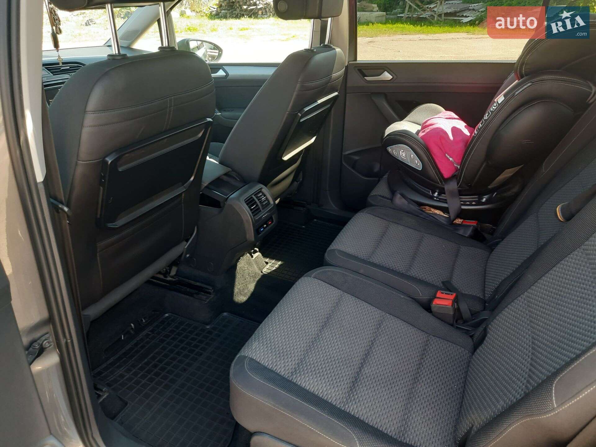 Volkswagen Touran 2017 VIN WVGZZZ1TZHW106056 фото оголошення 6 з 18