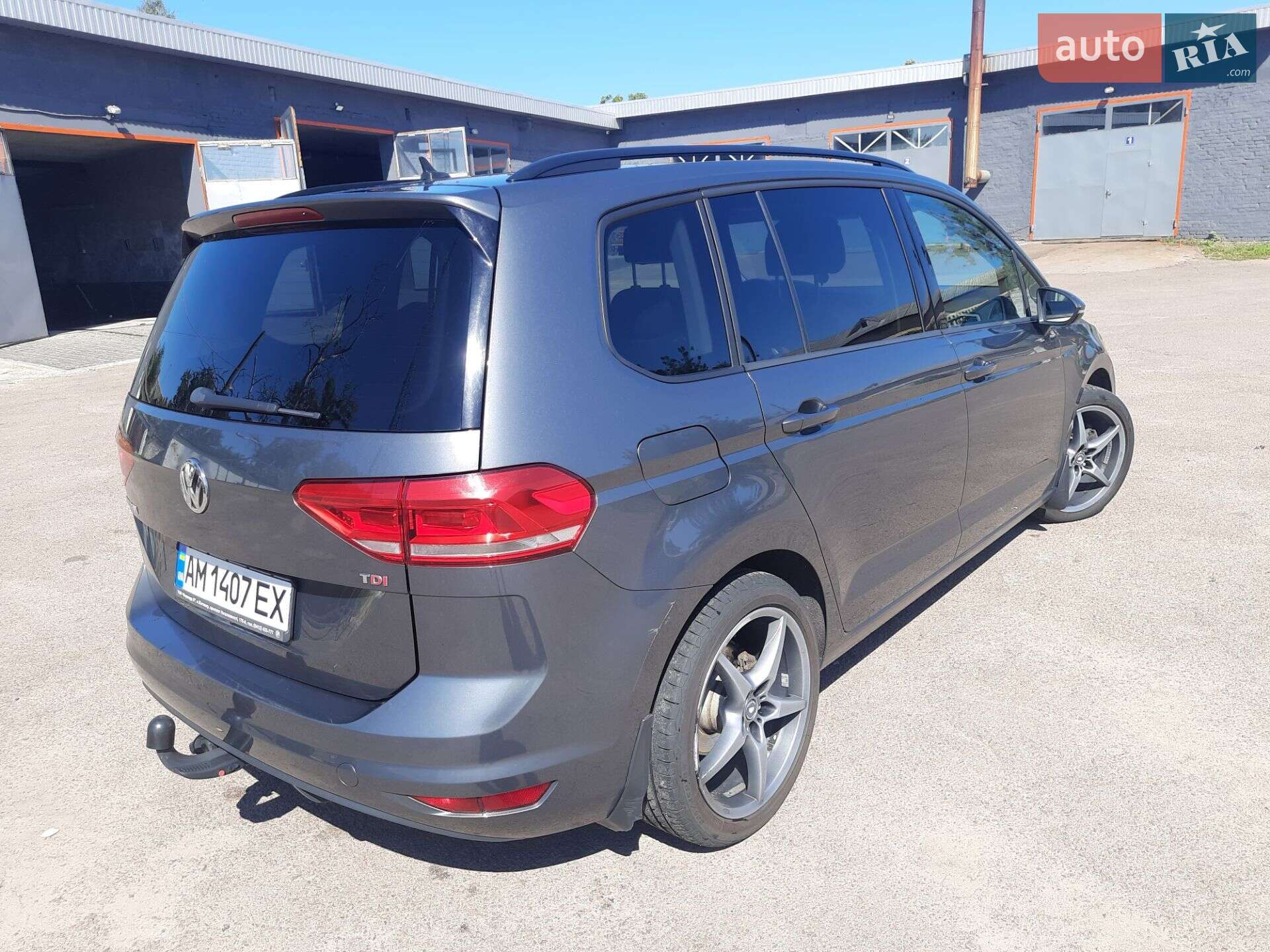 Volkswagen Touran 2017 VIN WVGZZZ1TZHW106056 фото оголошення 13 з 18