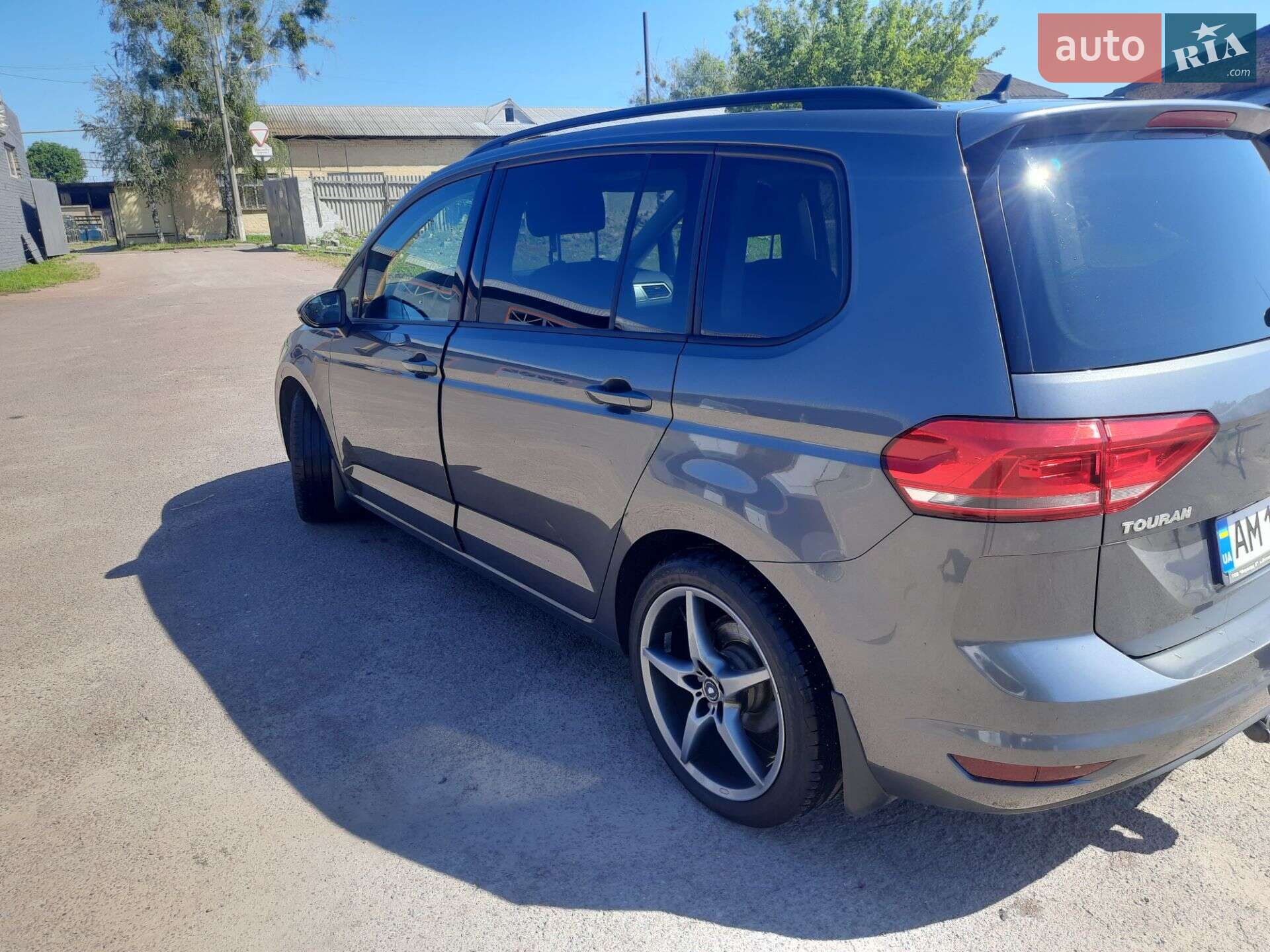 Volkswagen Touran 2017 VIN WVGZZZ1TZHW106056 фото оголошення 14 з 18