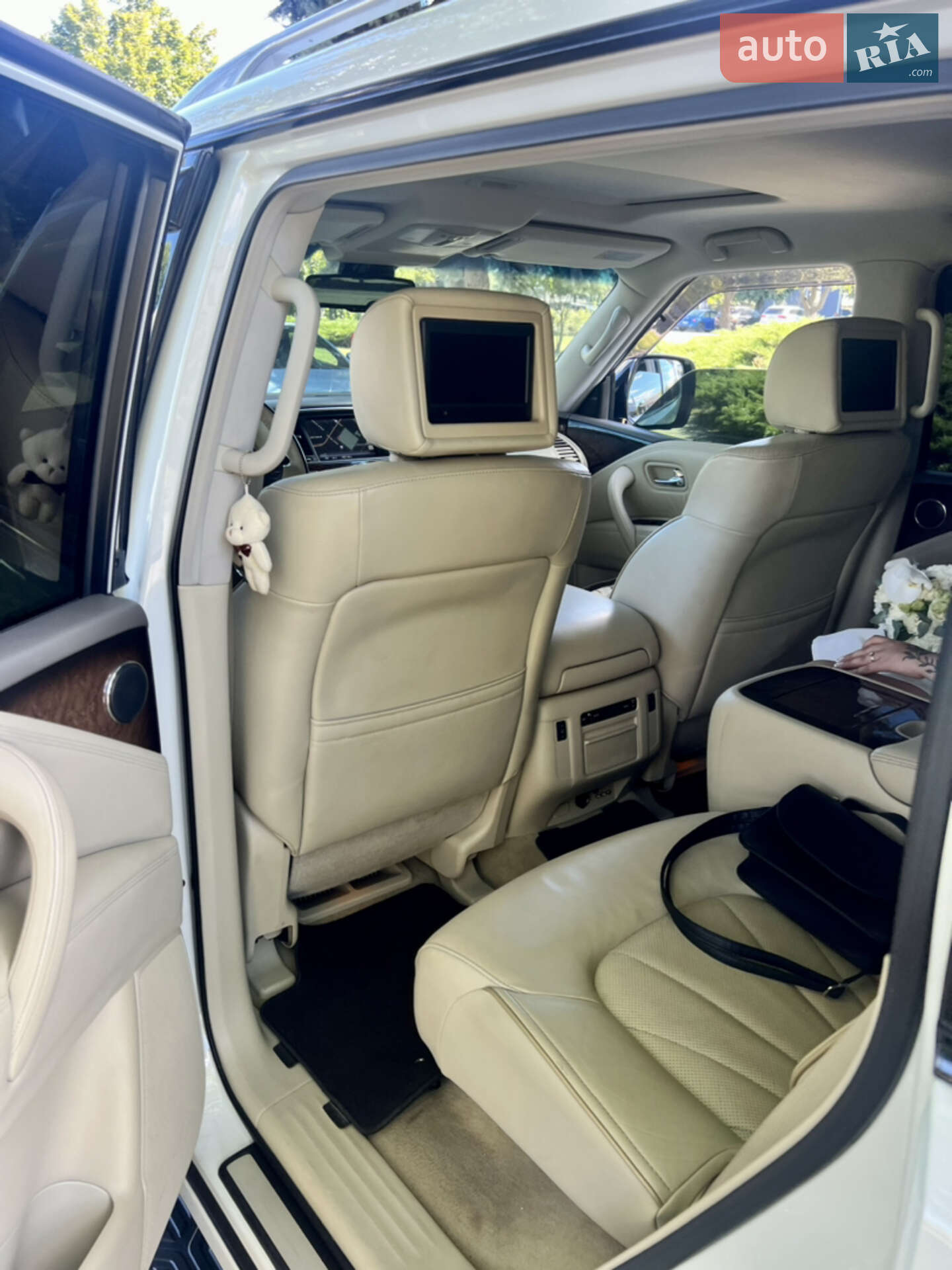 Infiniti QX56 2011 VIN JN1JANZ62U0001087 фото оголошення 13 з 19