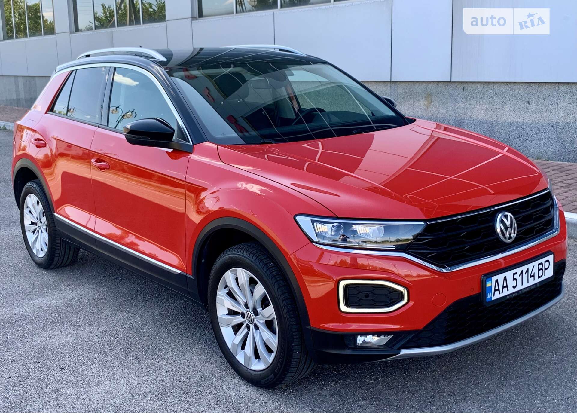 Volkswagen T-Roc 2019 VIN WVGZZZA1ZKV174398 фото оголошення 3 з 56