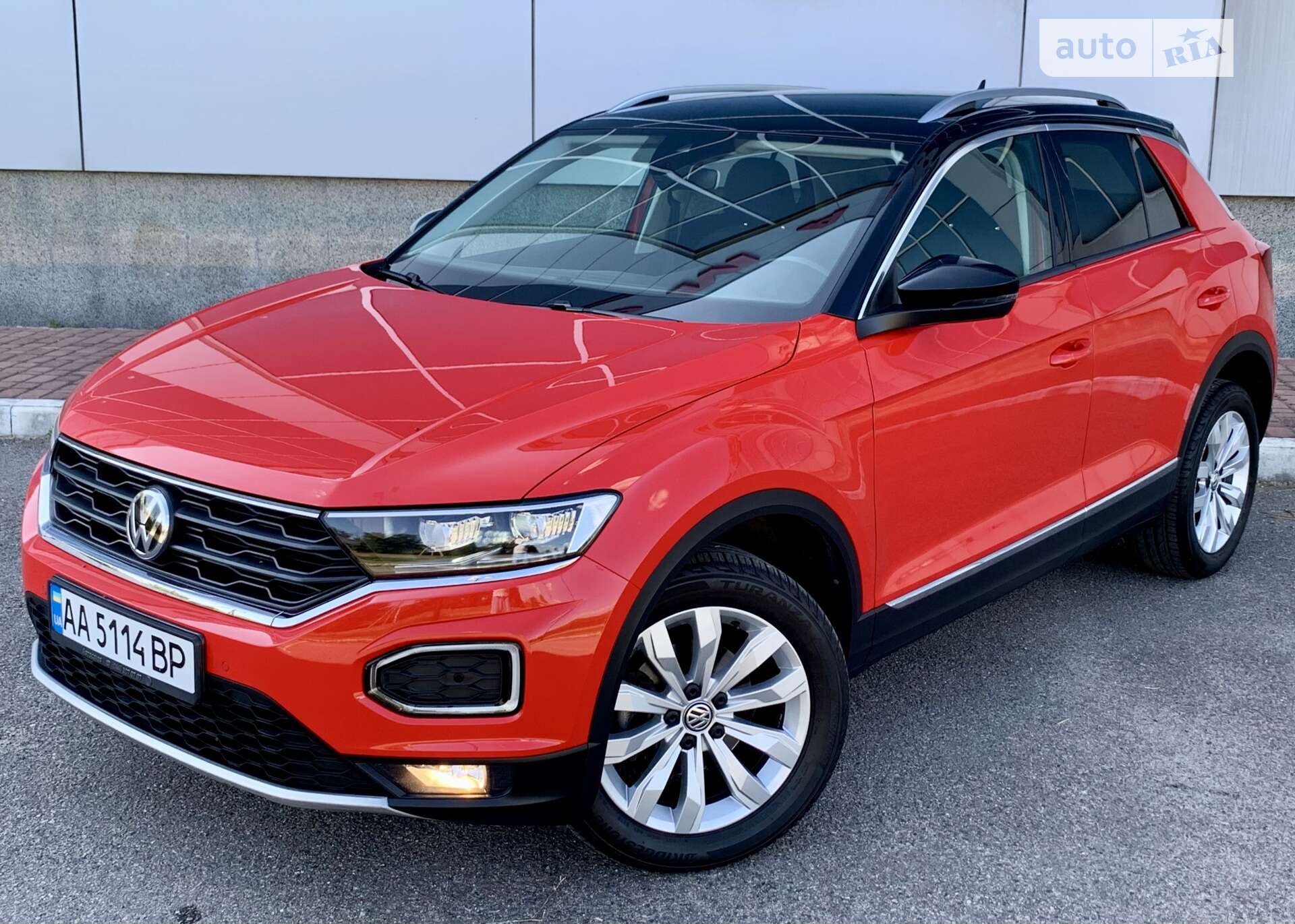 Volkswagen T-Roc 2019 VIN WVGZZZA1ZKV174398 фото оголошення 16 з 56