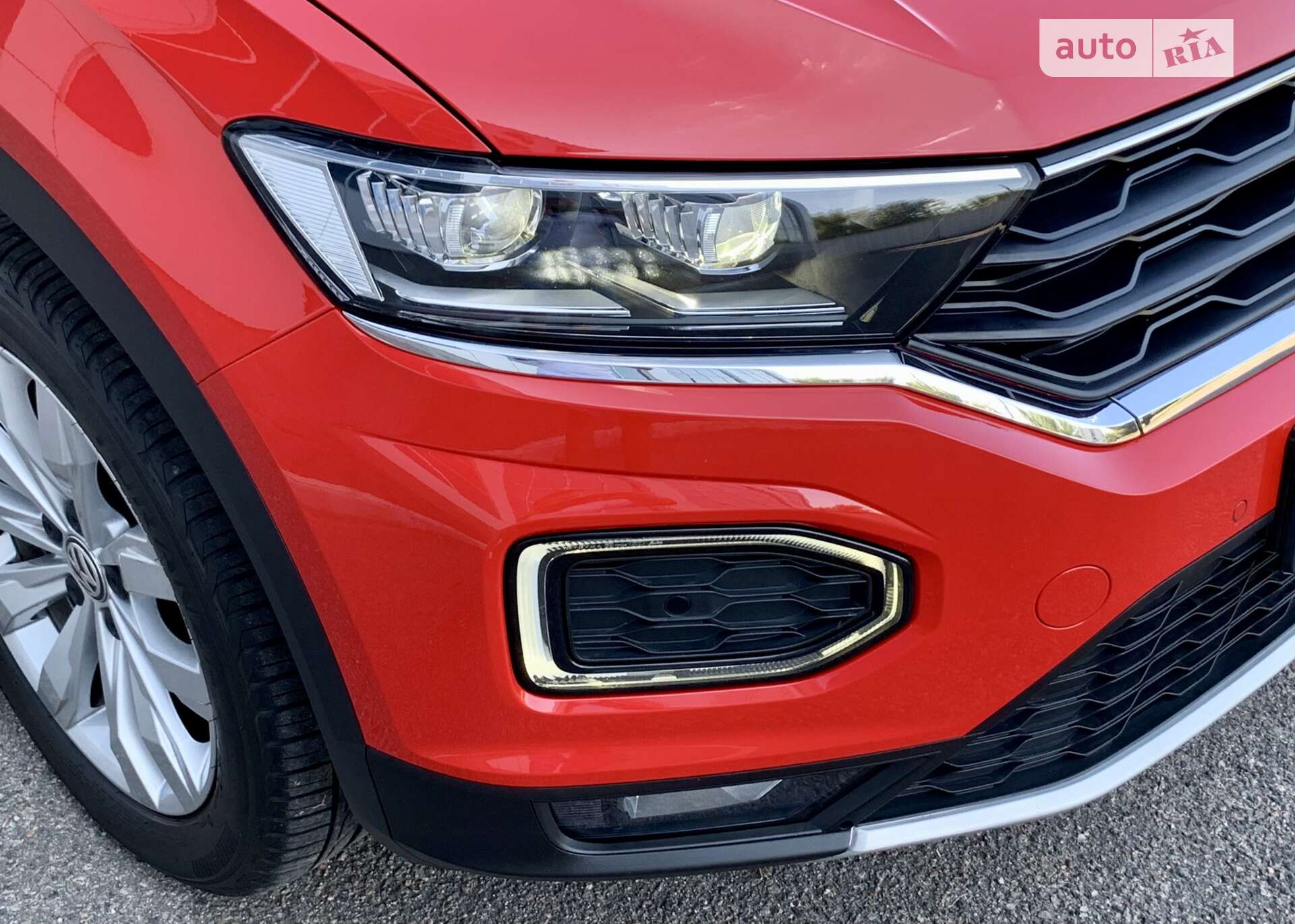Volkswagen T-Roc 2019 VIN WVGZZZA1ZKV174398 фото оголошення 17 з 56