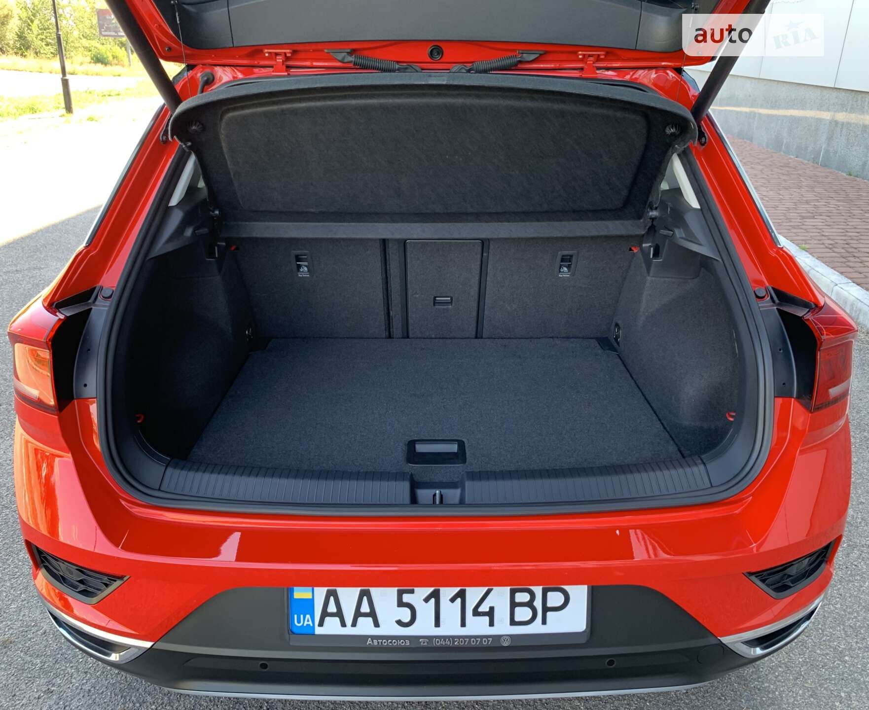 Volkswagen T-Roc 2019 VIN WVGZZZA1ZKV174398 фото оголошення 26 з 56