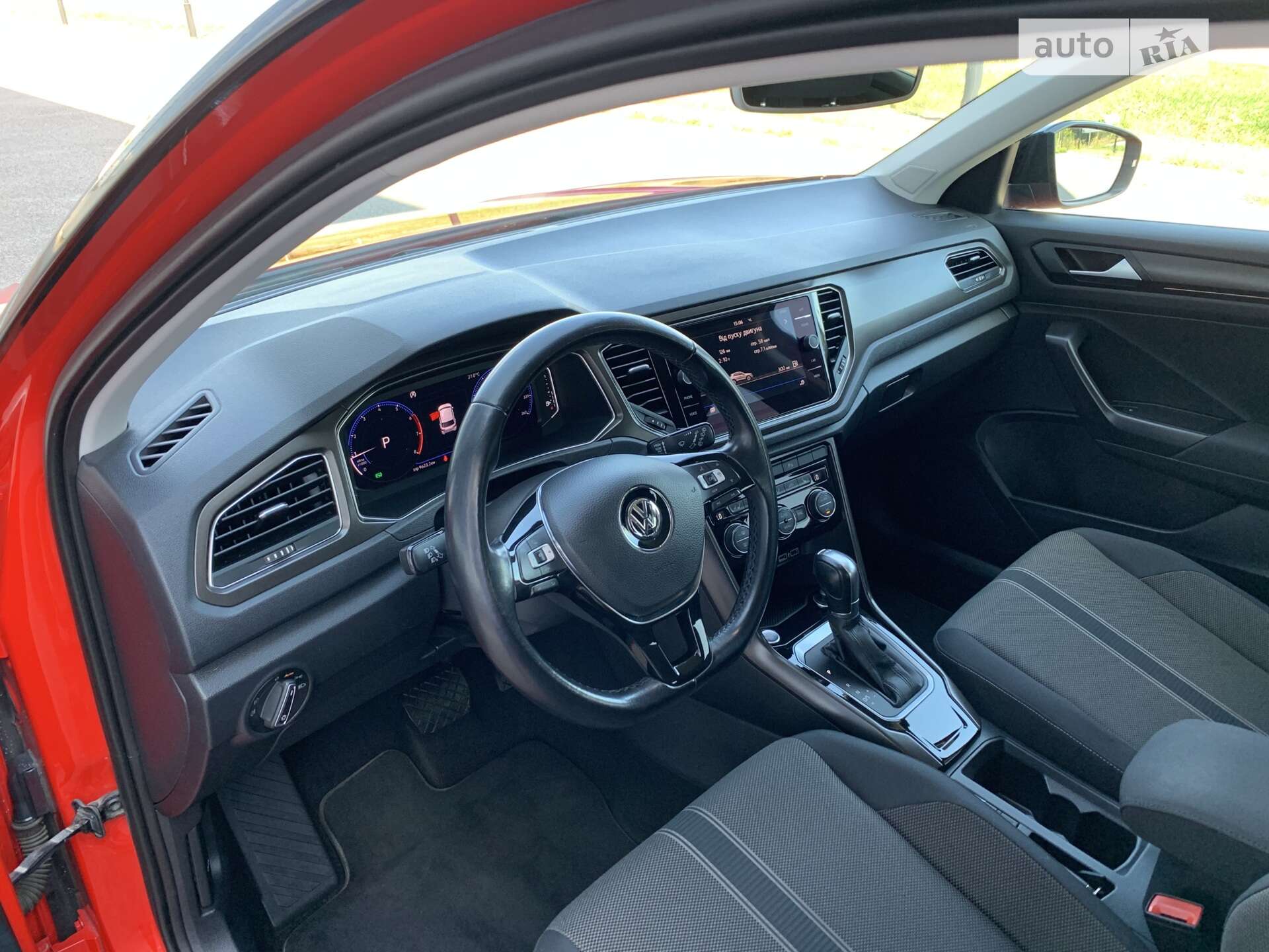 Volkswagen T-Roc 2019 VIN WVGZZZA1ZKV174398 фото оголошення 33 з 56
