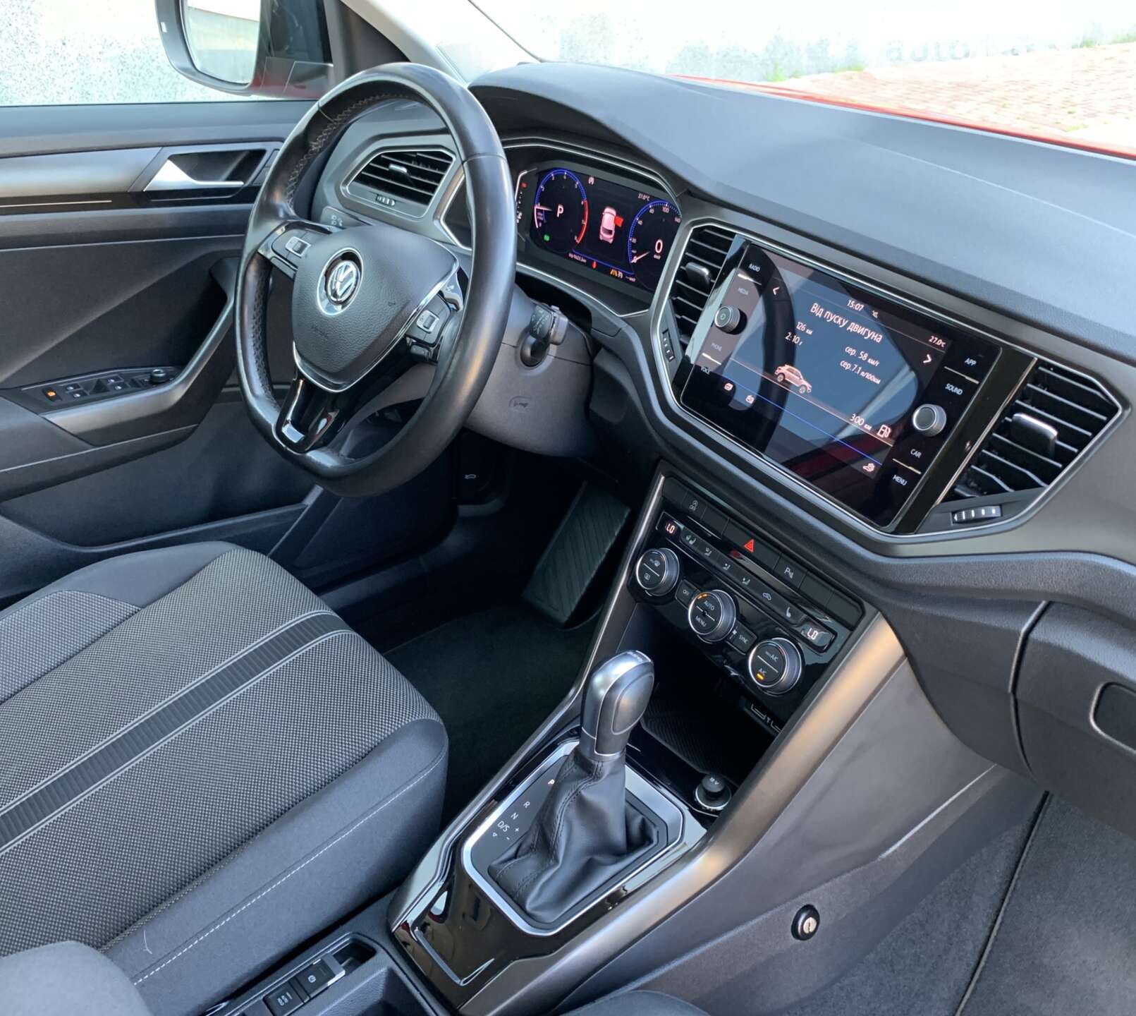 Volkswagen T-Roc 2019 VIN WVGZZZA1ZKV174398 фото оголошення 38 з 56