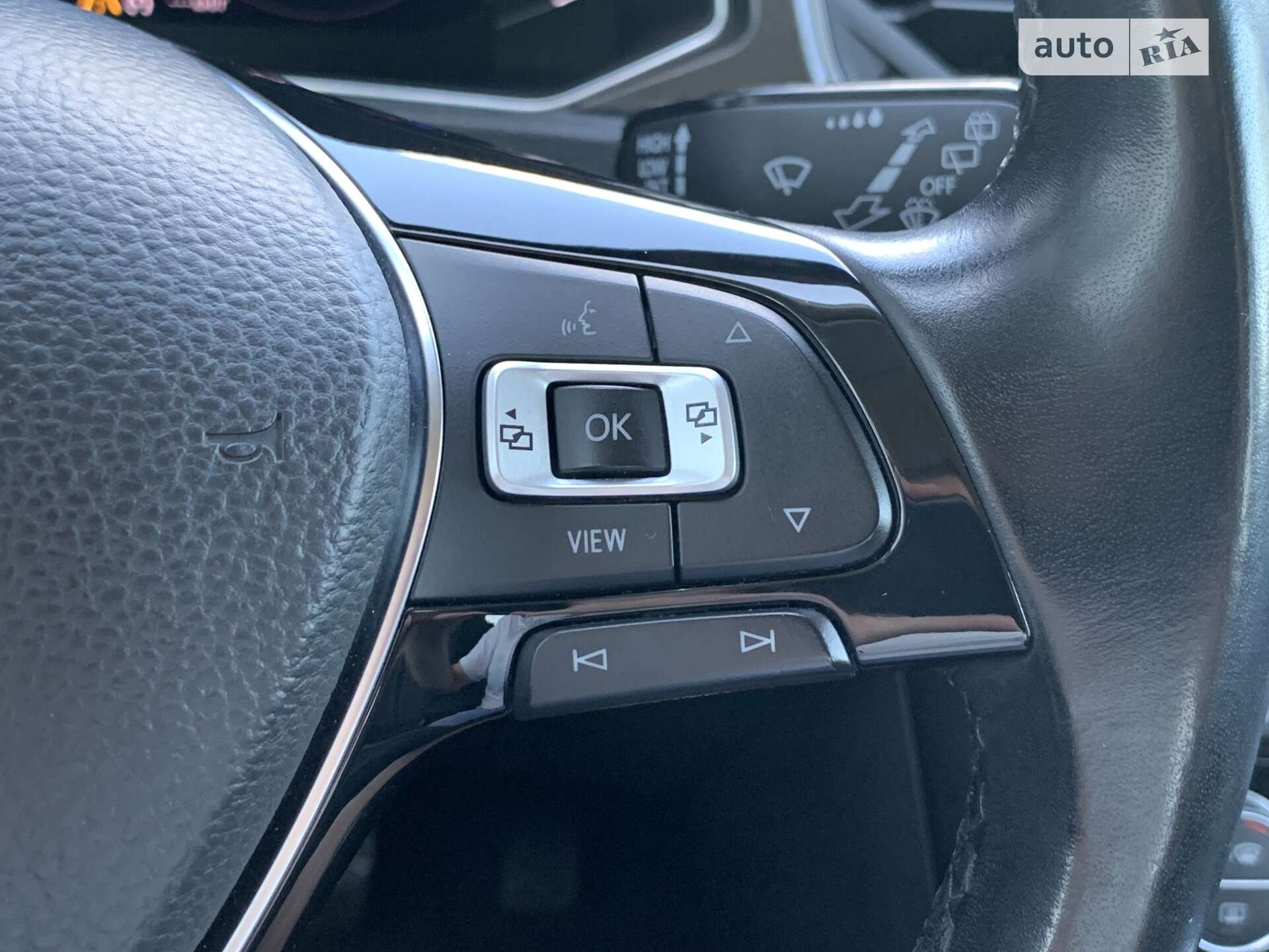 Volkswagen T-Roc 2019 VIN WVGZZZA1ZKV174398 фото оголошення 50 з 56