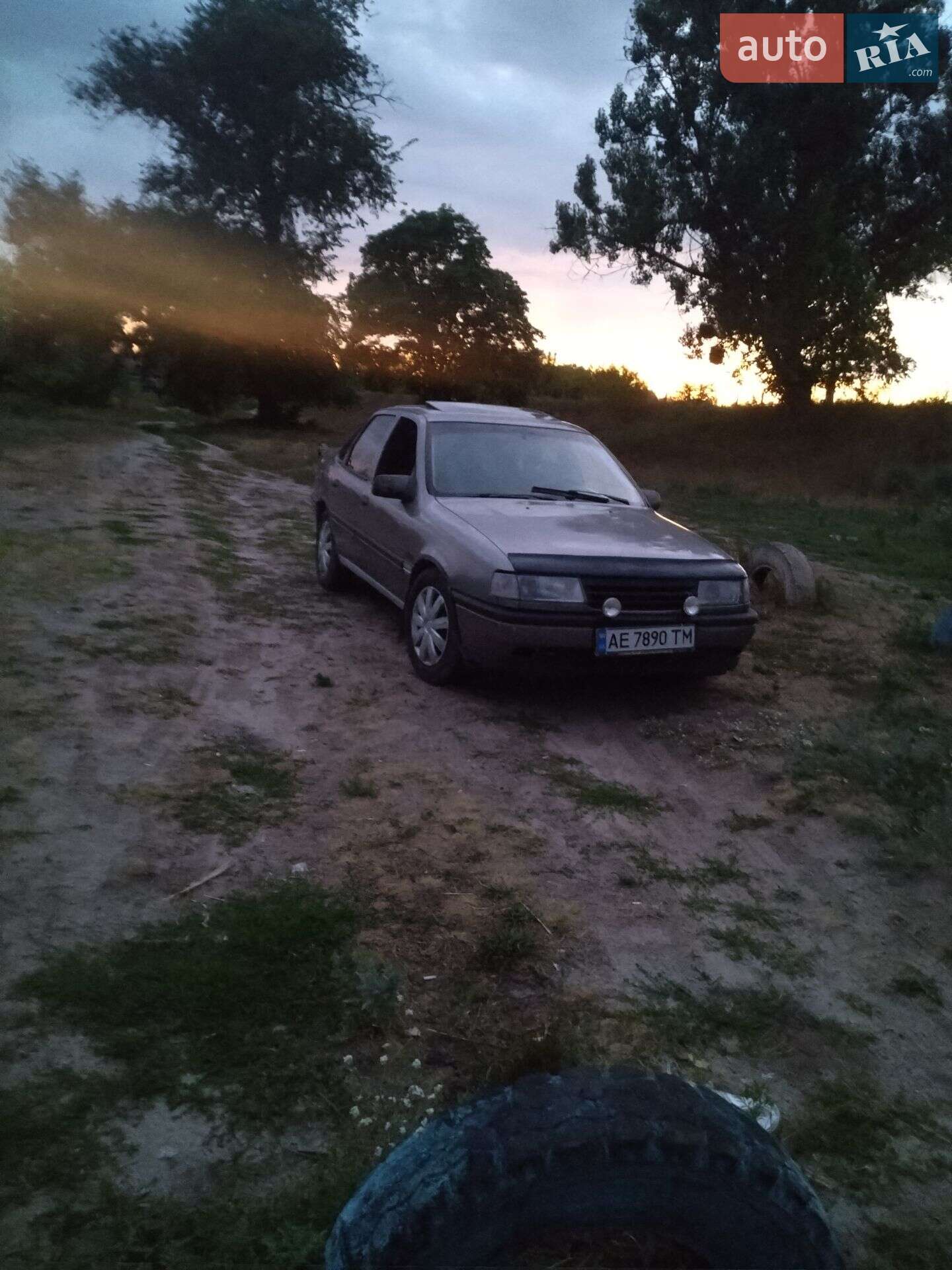 Opel Vectra 1989 VIN W0L000087L1003293 фото оголошення 4 з 11