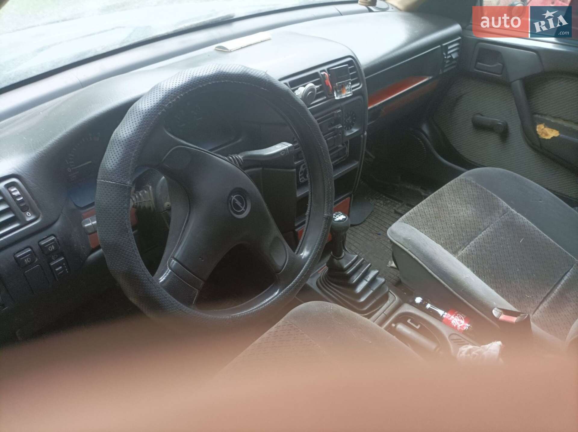Opel Vectra 1989 VIN W0L000087L1003293 фото оголошення 8 з 11
